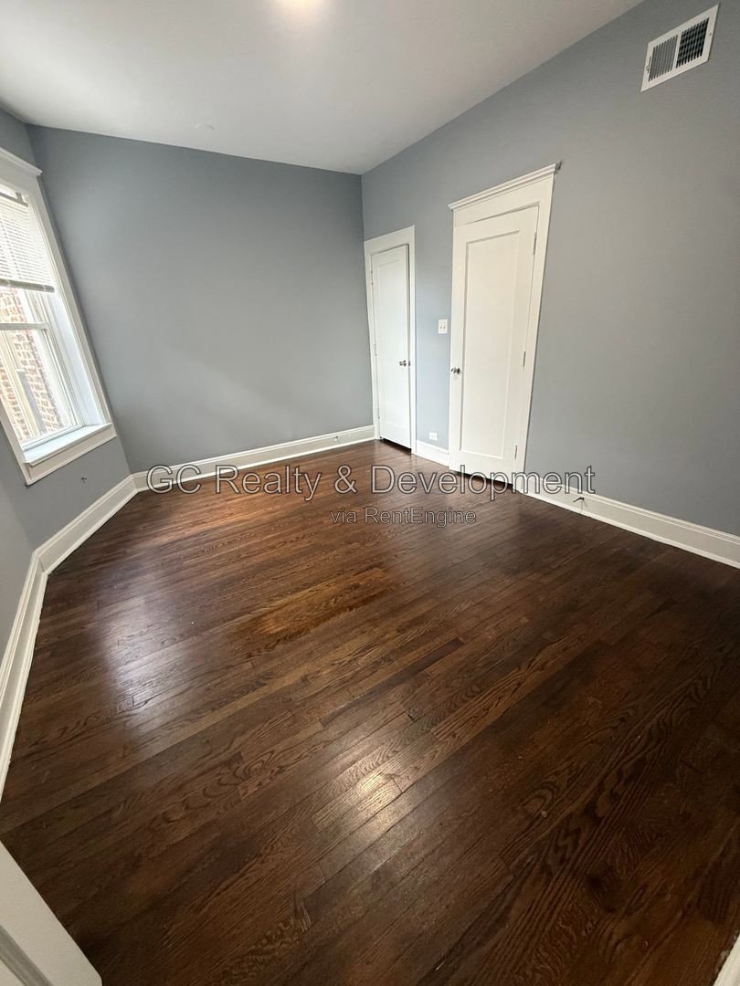 *** 4BR, 2BA / WOOD FLOORING / SS APPLIANCES / ON-SITE LAUNDRY / PET FRIENDLY *** property image
