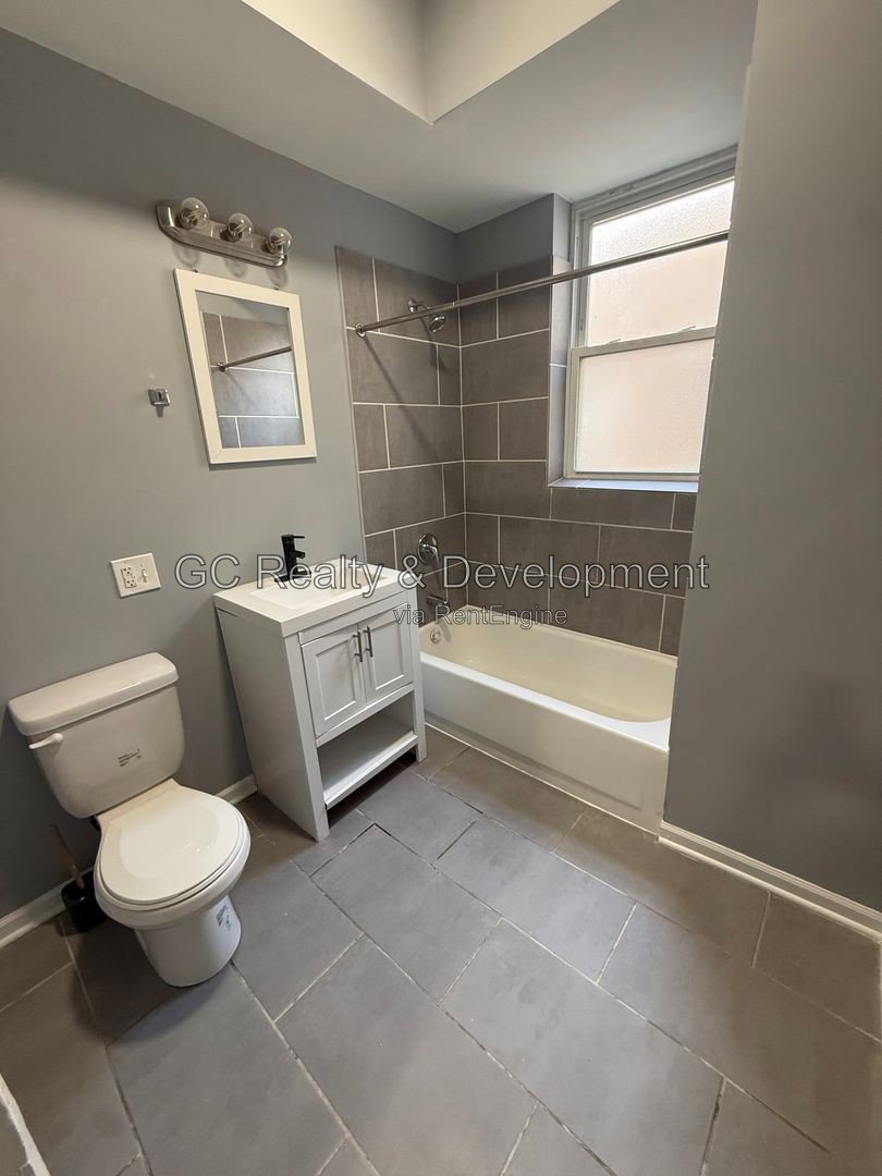 *** 4BR, 2BA / WOOD FLOORING / SS APPLIANCES / ON-SITE LAUNDRY / PET FRIENDLY *** property image