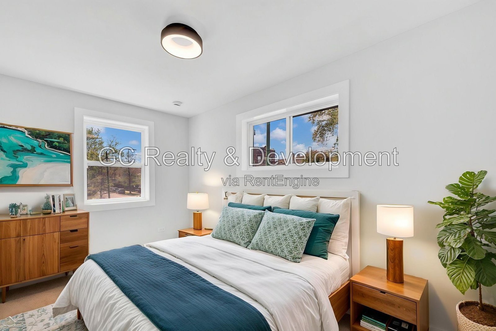 *** 3BR, 1BA / CENTRAL AIR / KITCHEN APPL INCL / IN-UNIT LAUNDRY / STORAGE / ENCLOSED PATIO *** property image