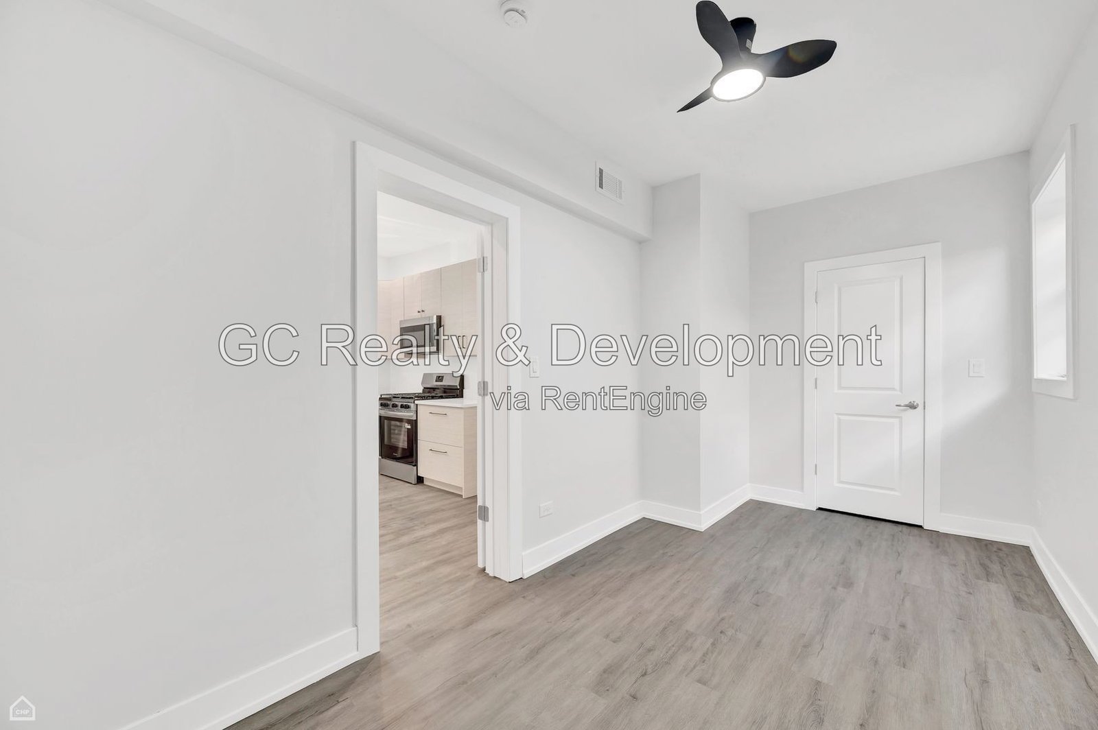 *** 3BR, 1BA / CENTRAL AIR / KITCHEN APPL INCL / IN-UNIT LAUNDRY / STORAGE / ENCLOSED PATIO *** property image