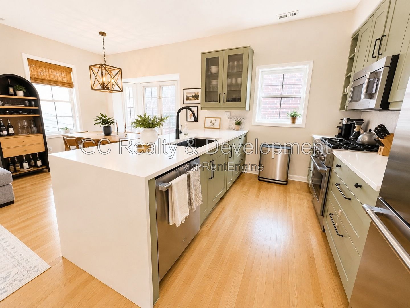 *** 2BR - 2BR / PRIVATE ROOFTOP / CENTRAL AIR / SS APPLIANCES / IN-UNIT LAUNDRY / GARAGE *** property image