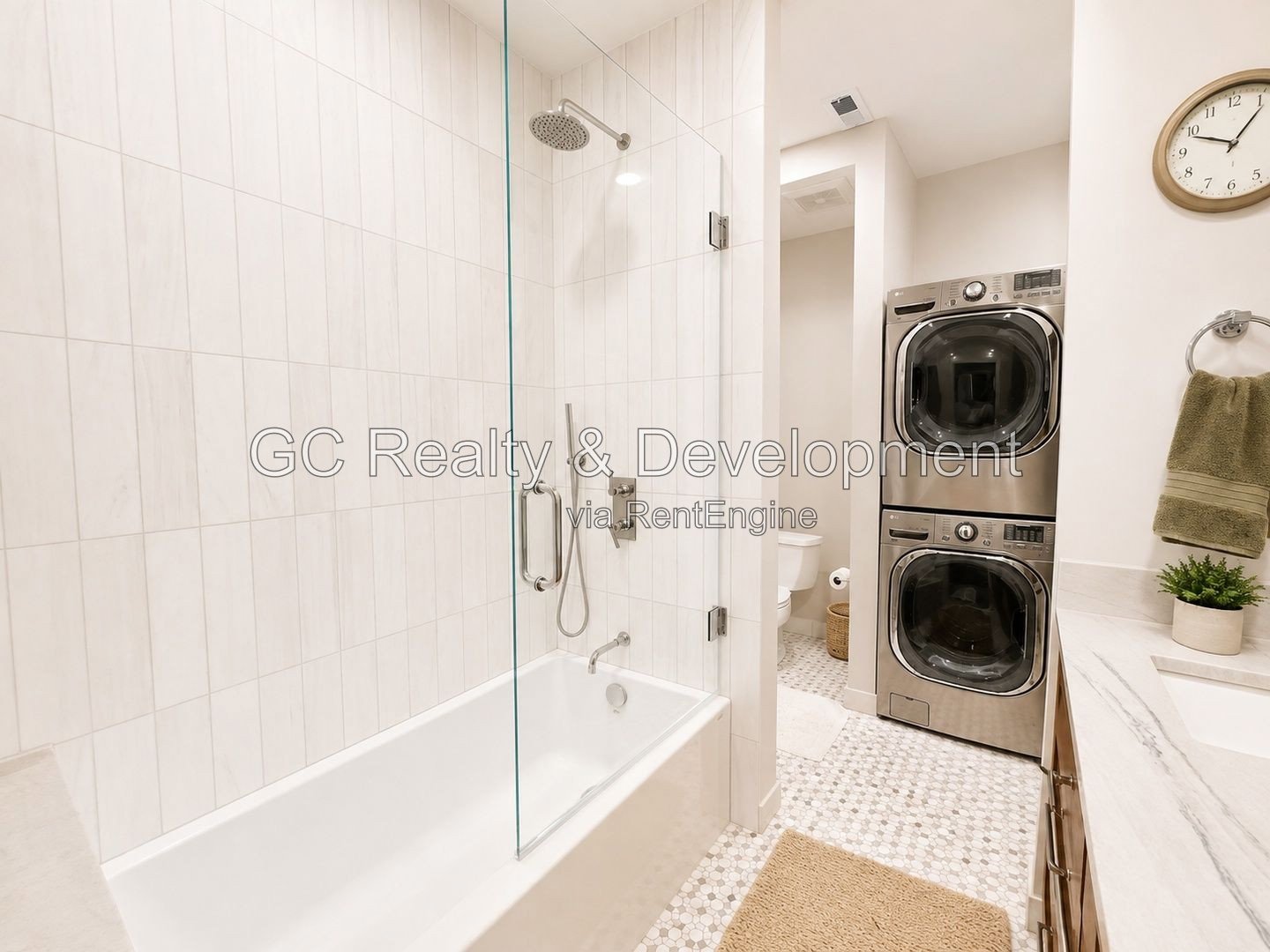 *** 2BR - 2BR / PRIVATE ROOFTOP / CENTRAL AIR / SS APPLIANCES / IN-UNIT LAUNDRY / GARAGE *** property image