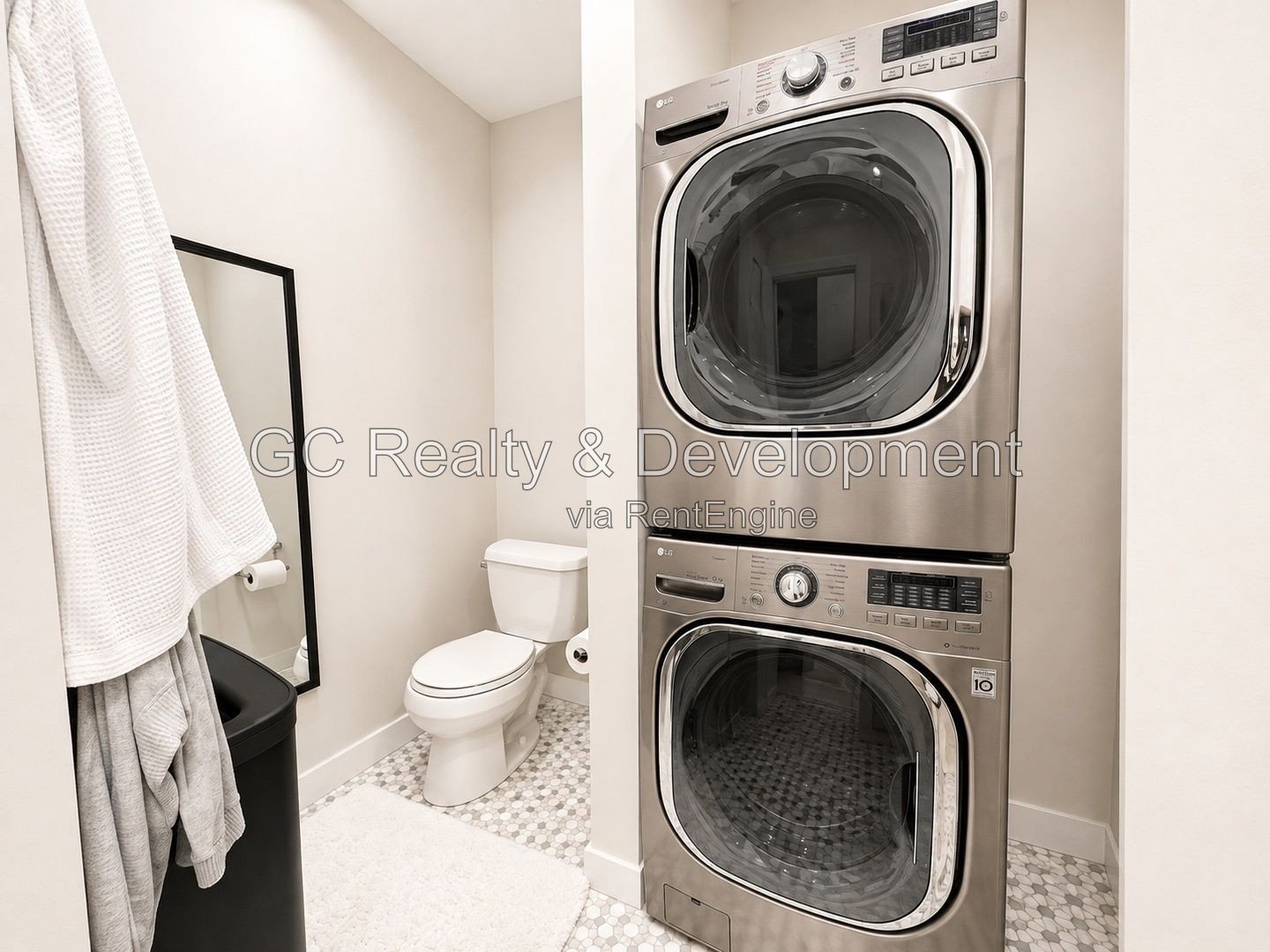 *** 2BR - 2BR / PRIVATE ROOFTOP / CENTRAL AIR / SS APPLIANCES / IN-UNIT LAUNDRY / GARAGE *** property image