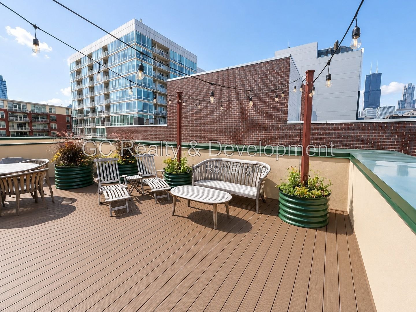 *** 2BR - 2BR / PRIVATE ROOFTOP / CENTRAL AIR / SS APPLIANCES / IN-UNIT LAUNDRY / GARAGE *** property image