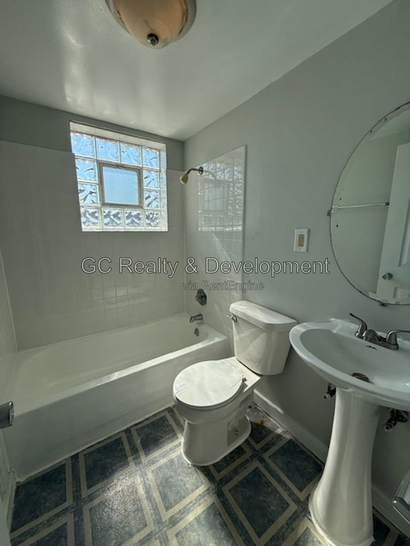 **** 1 BED / APPLIANCES INCL / TENANT ONLY PAYS ELECTRIC / PET FRIENDLY **** property image