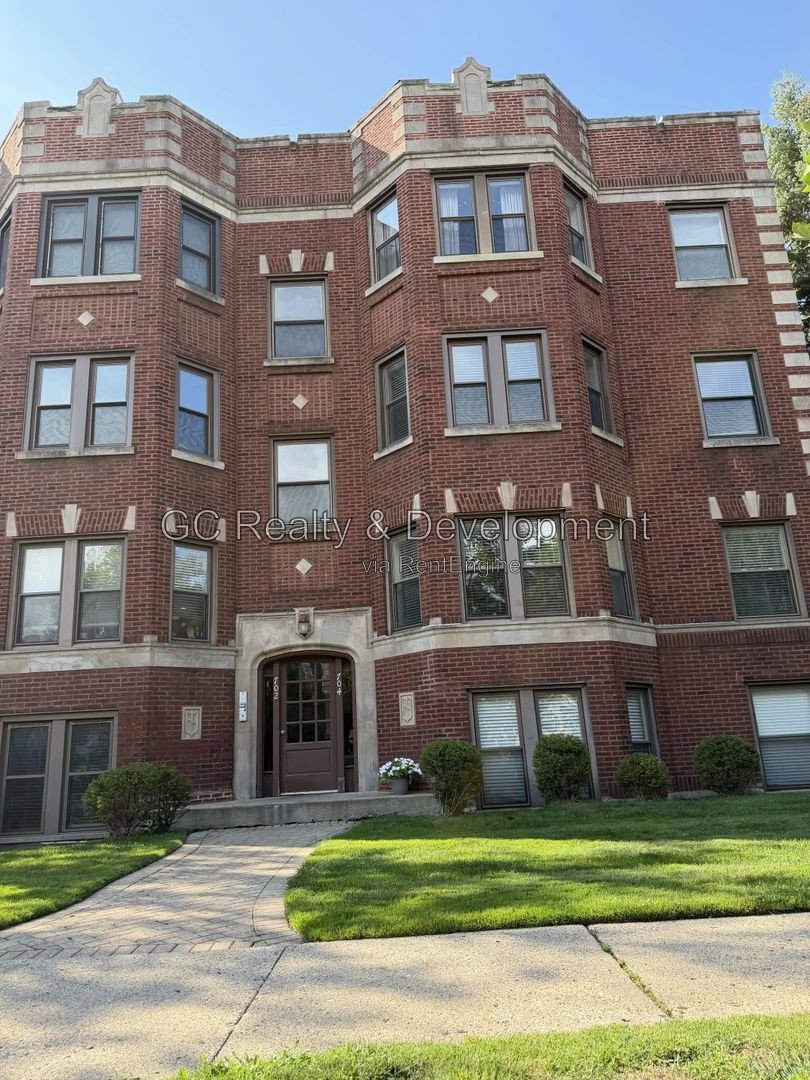 *** 2BR - 2BA / CENTRAL AIR / HARDWOOD FLOORS / KITCHEN APPL INCL / IN-UNIT LAUNDRY / PET FRIENDLY / EASY COMMUTE *** property image