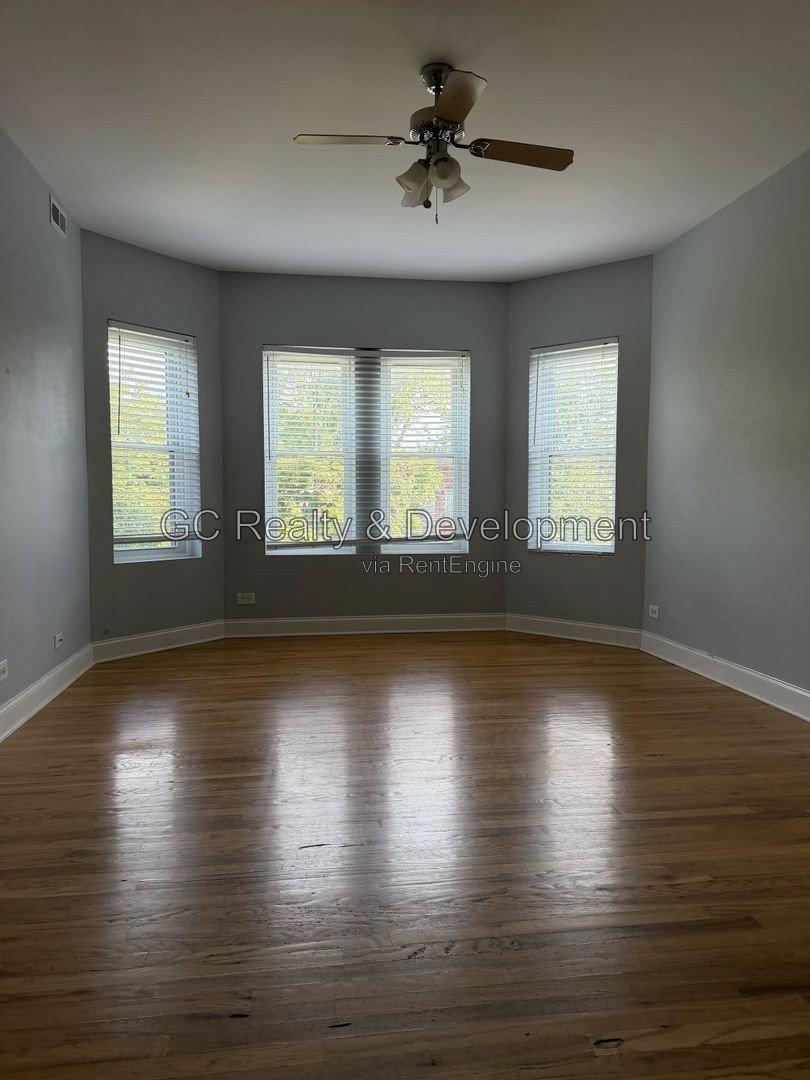 *** 2BR - 2BA / CENTRAL AIR / HARDWOOD FLOORS / KITCHEN APPL INCL / IN-UNIT LAUNDRY / PET FRIENDLY / EASY COMMUTE *** property image