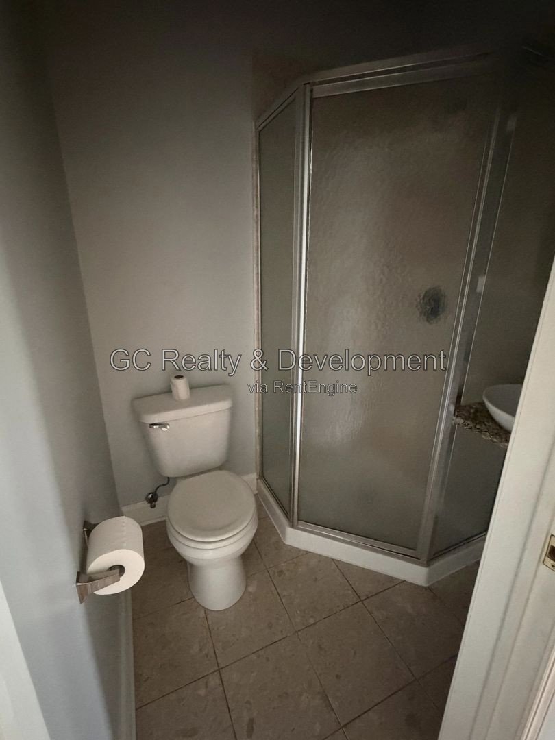 *** 2BR - 2BA / CENTRAL AIR / HARDWOOD FLOORS / KITCHEN APPL INCL / IN-UNIT LAUNDRY / PET FRIENDLY / EASY COMMUTE *** property image