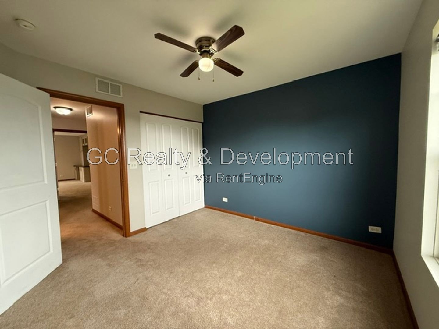 *** 3BR, 1.5BA / CENTRAL AIR / IN-UNIT LAUNDRY / SS APPLIANCES / GARAGE / PET FRIENDLY *** property image