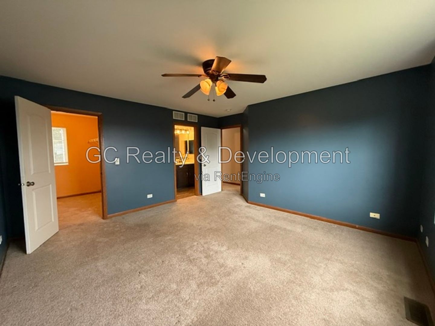*** 3BR, 1.5BA / CENTRAL AIR / IN-UNIT LAUNDRY / SS APPLIANCES / GARAGE / PET FRIENDLY *** property image