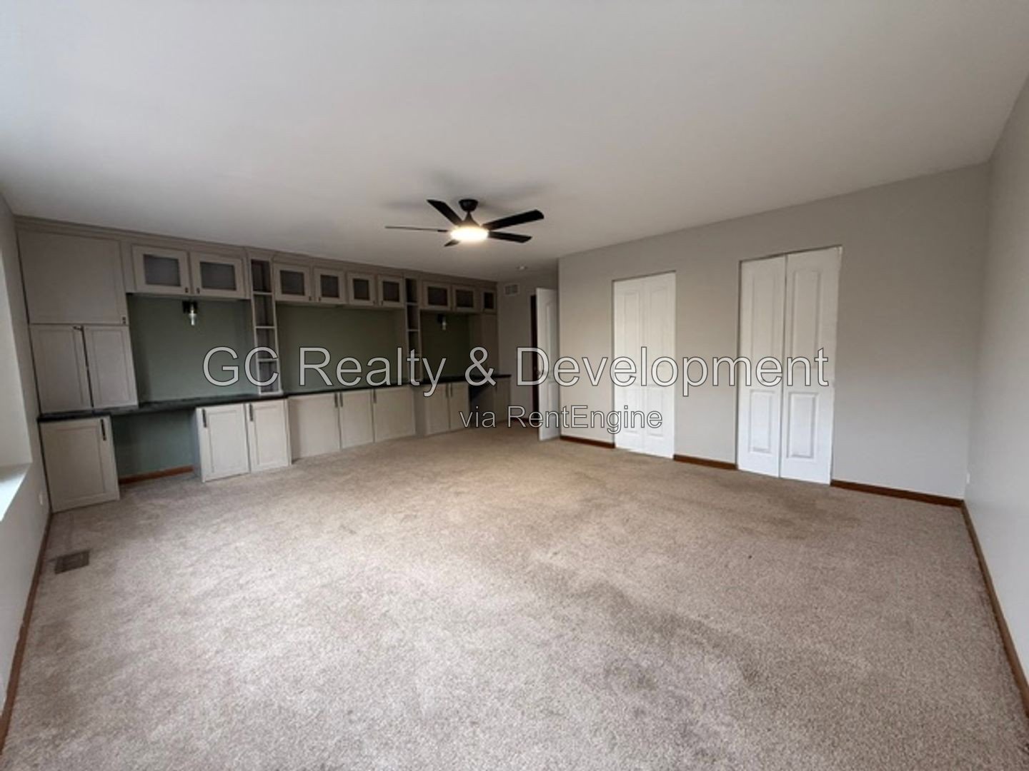 *** 3BR, 1.5BA / CENTRAL AIR / IN-UNIT LAUNDRY / SS APPLIANCES / GARAGE / PET FRIENDLY *** property image