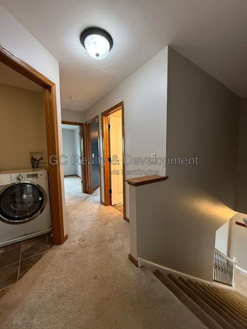 *** 3BR, 1.5BA / CENTRAL AIR / IN-UNIT LAUNDRY / SS APPLIANCES / GARAGE / PET FRIENDLY *** property image