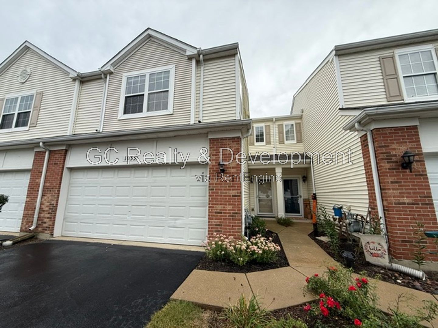 *** 3BR, 1.5BA / CENTRAL AIR / IN-UNIT LAUNDRY / SS APPLIANCES / GARAGE / PET FRIENDLY *** property image