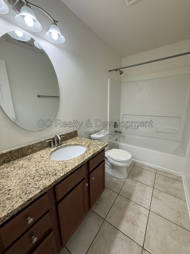 *** 2BR - 2BA / OPEN CONCEPT / ATTACHED GARAGE / PET FRIENDLY / CENTRAL AC / SS APPLIANCES / IN-UNIT LAUNDRY *** property image