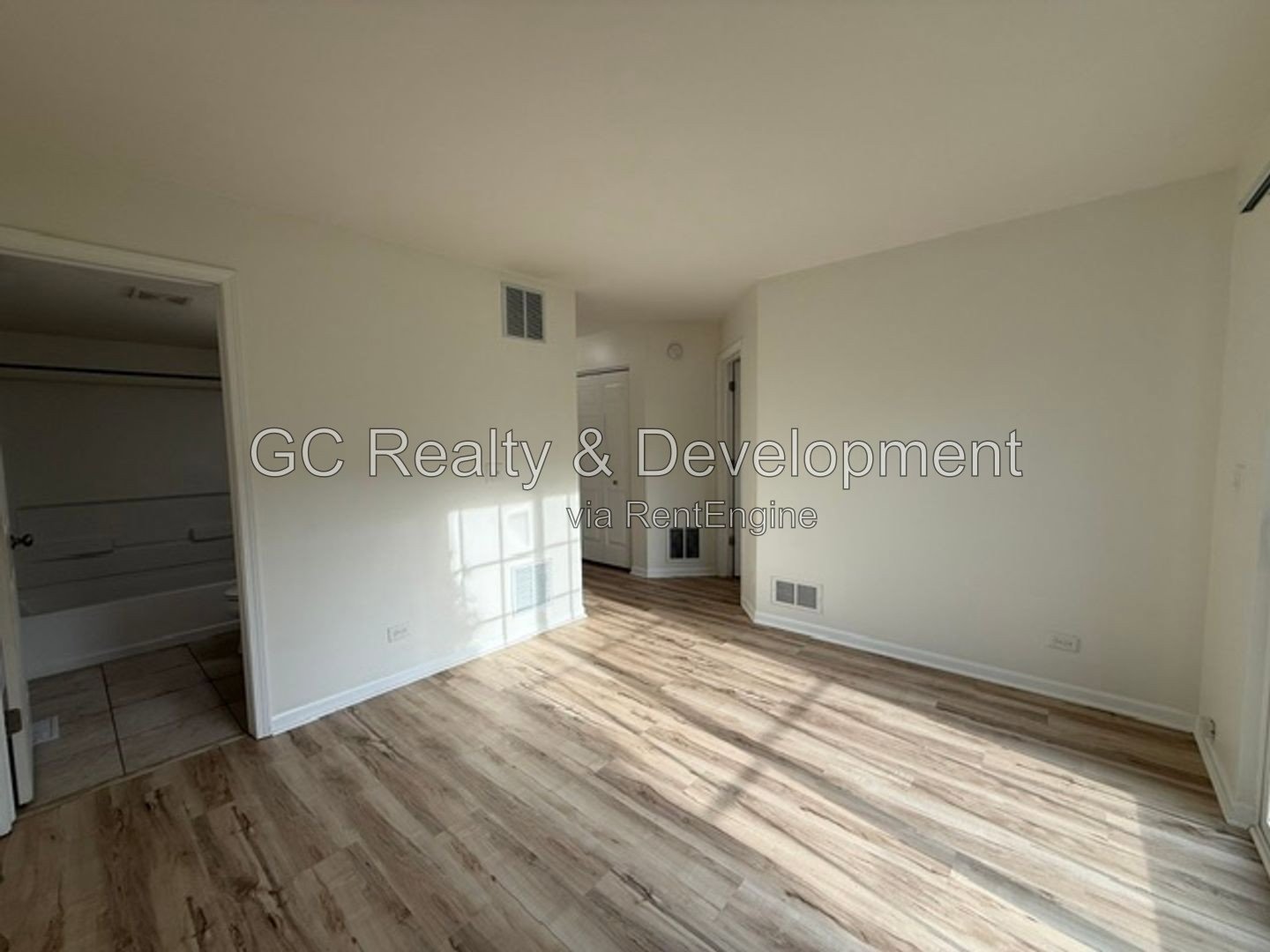 *** 2BR - 2BA / OPEN CONCEPT / ATTACHED GARAGE / PET FRIENDLY / CENTRAL AC / SS APPLIANCES / IN-UNIT LAUNDRY *** property image