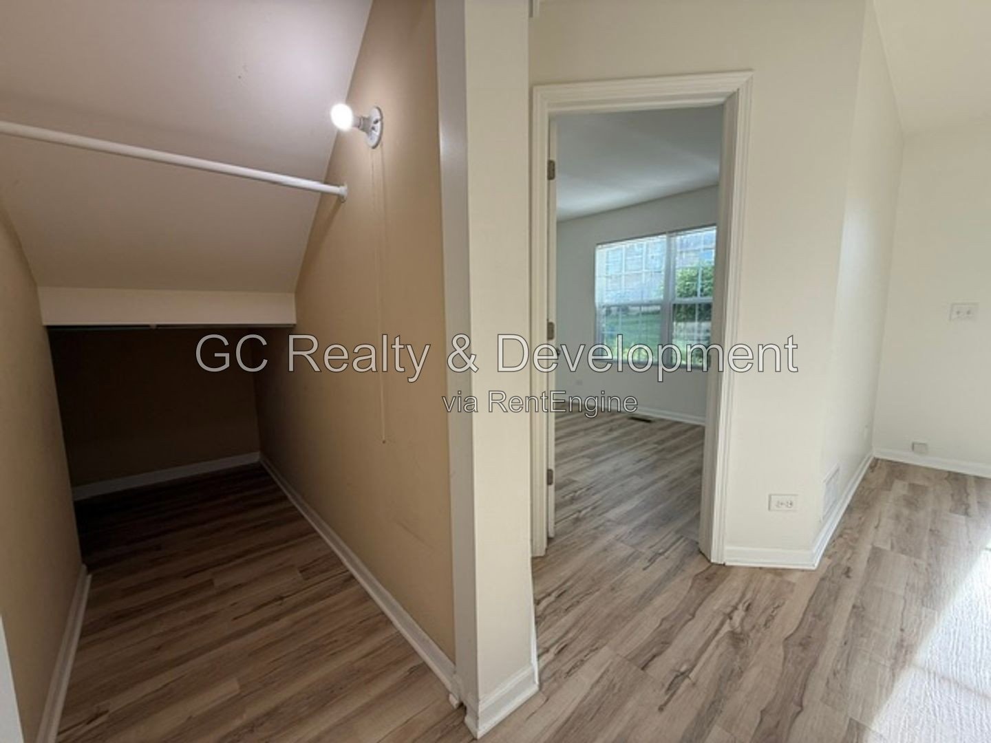 *** 2BR - 2BA / OPEN CONCEPT / ATTACHED GARAGE / PET FRIENDLY / CENTRAL AC / SS APPLIANCES / IN-UNIT LAUNDRY *** property image