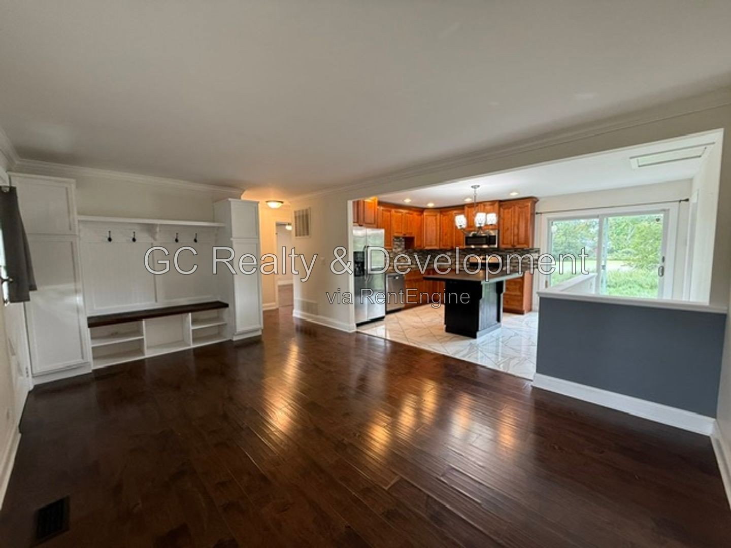 *** 2BR - 2BA / IN-UNIT LAUNDRY / ATTACHED GARAGE / SS APPLIANCES / DOG-FRIENDLY *** property image