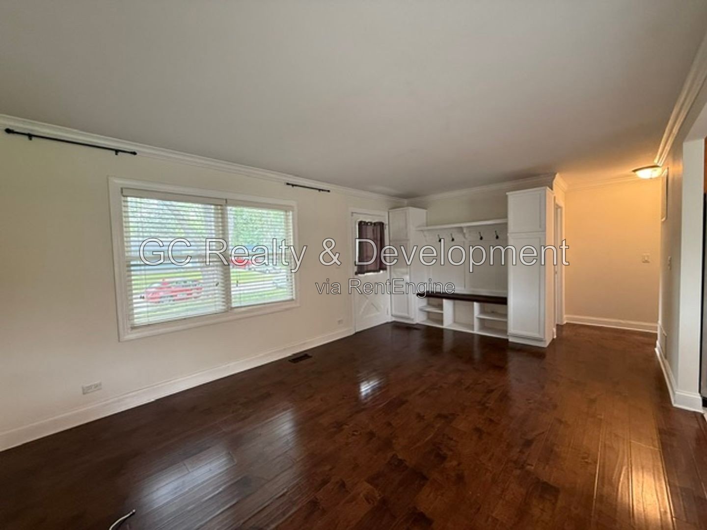 *** 2BR - 2BA / IN-UNIT LAUNDRY / ATTACHED GARAGE / SS APPLIANCES / DOG-FRIENDLY *** property image