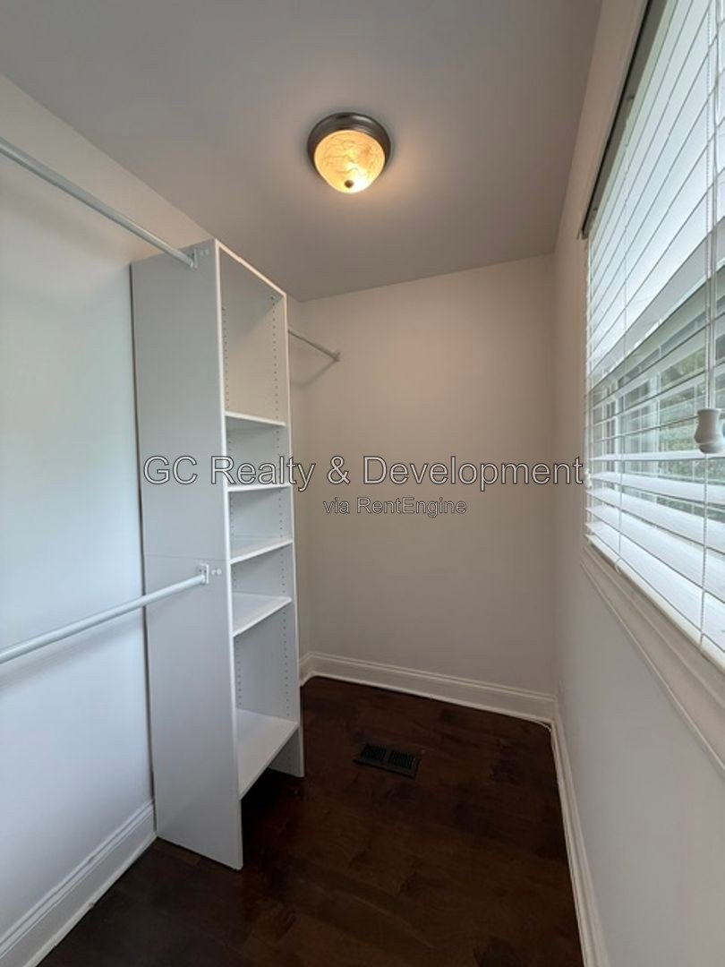 *** 2BR - 2BA / IN-UNIT LAUNDRY / ATTACHED GARAGE / SS APPLIANCES / DOG-FRIENDLY *** property image