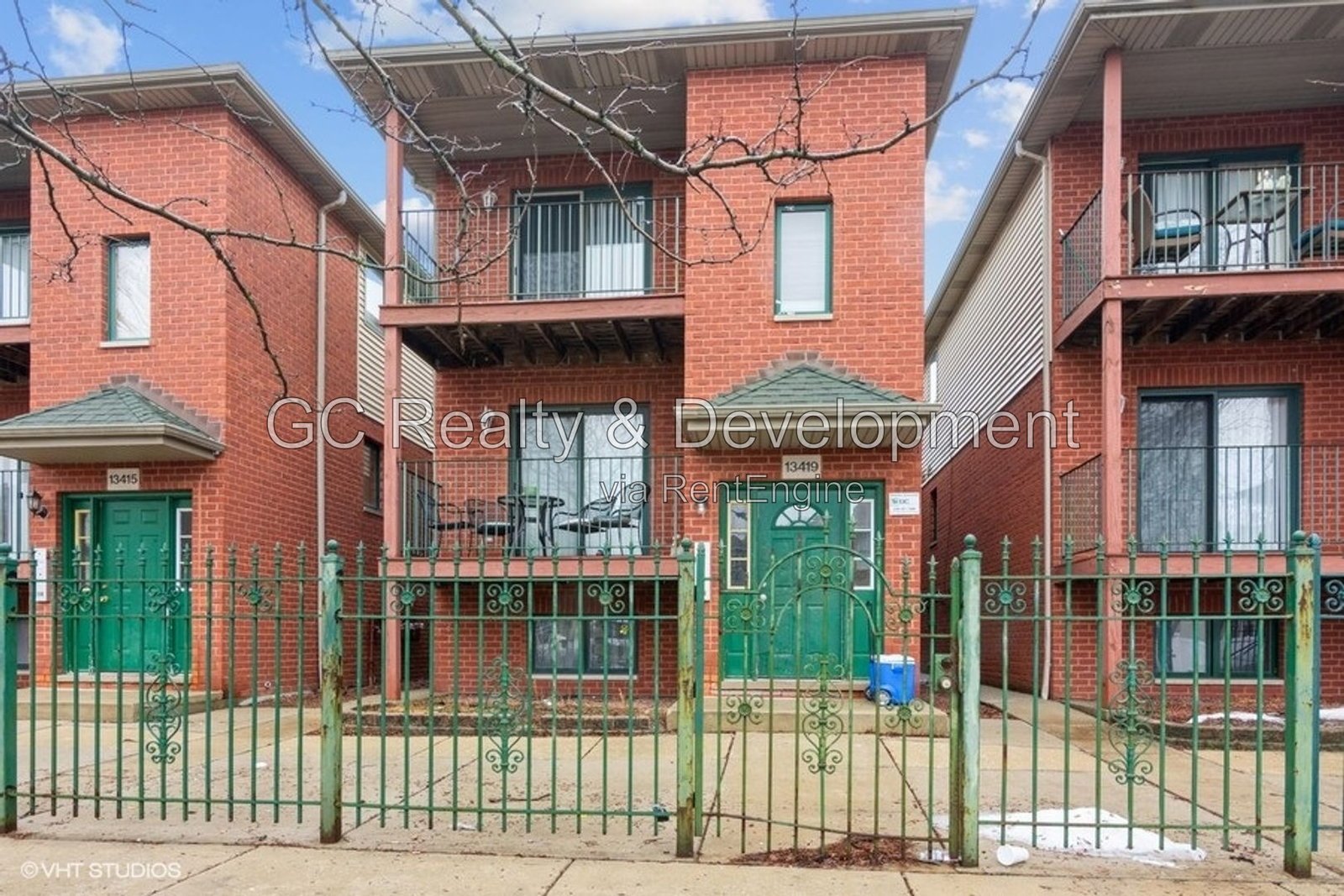 *** 3 BDRM / 2 BTH / CENTRAL AIR / PARKING SPACE / WASHER & DRYER IN UNIT*** property image
