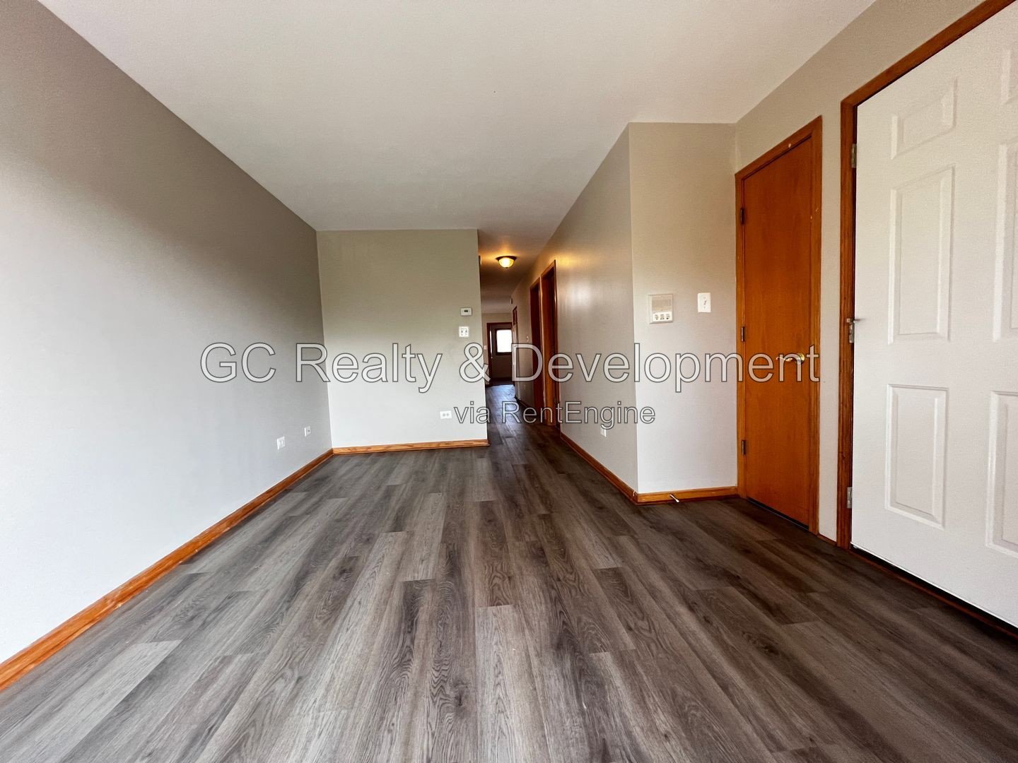 *** 3 BDRM / 2 BTH / CENTRAL AIR / PARKING SPACE / WASHER & DRYER IN UNIT*** property image