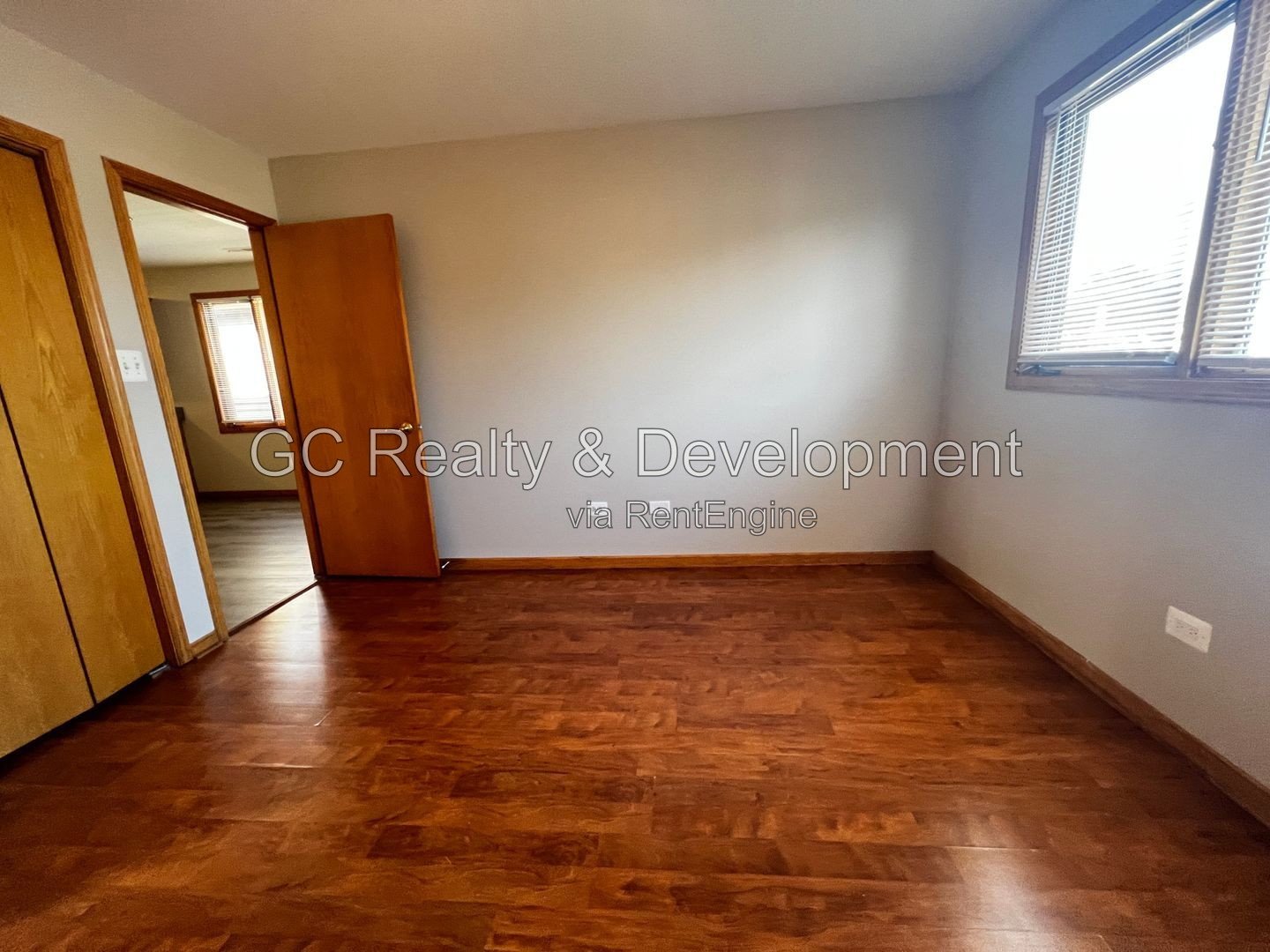 *** 3 BDRM / 2 BTH / CENTRAL AIR / PARKING SPACE / WASHER & DRYER IN UNIT*** property image