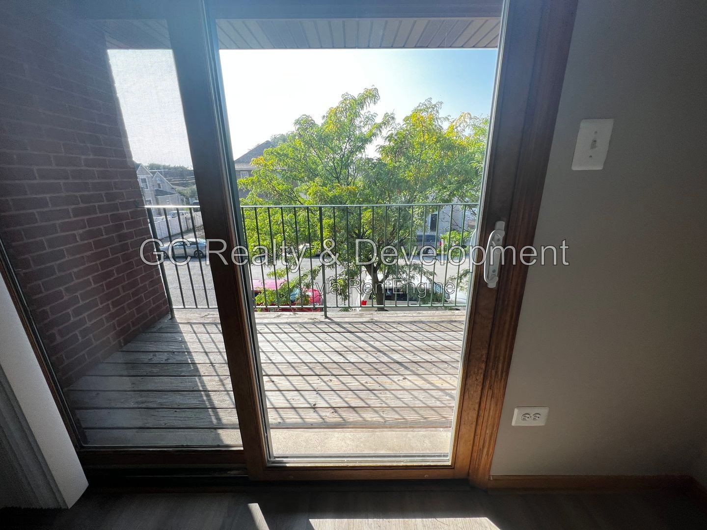 *** 3 BDRM / 2 BTH / CENTRAL AIR / PARKING SPACE / WASHER & DRYER IN UNIT*** property image