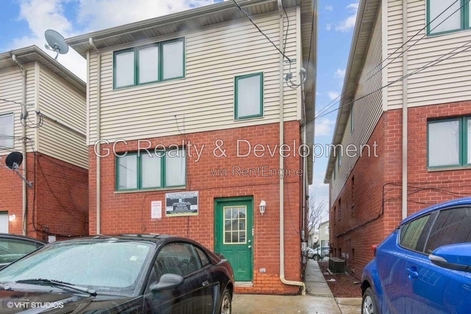 *** 3 BDRM / 2 BTH / CENTRAL AIR / PARKING SPACE / WASHER & DRYER IN UNIT*** property image