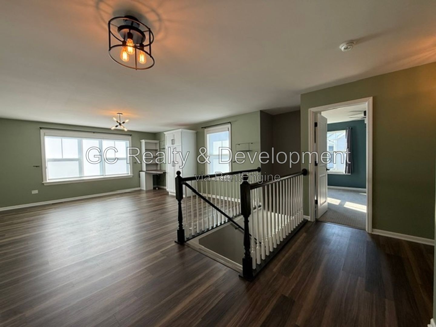 *** LEASE TODAY – SEPTEMBER FREE! / 2 BED-2.5 BTH / END UNIT / NEWER CONSTUCTION / PET FRIENDLY / 2 CAR GARAGE / HUGE LOFT OR OFFICE*** property image