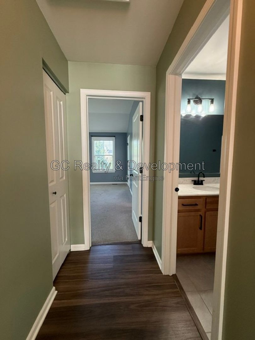 *** LEASE TODAY – SEPTEMBER FREE! / 2 BED-2.5 BTH / END UNIT / NEWER CONSTUCTION / PET FRIENDLY / 2 CAR GARAGE / HUGE LOFT OR OFFICE*** property image