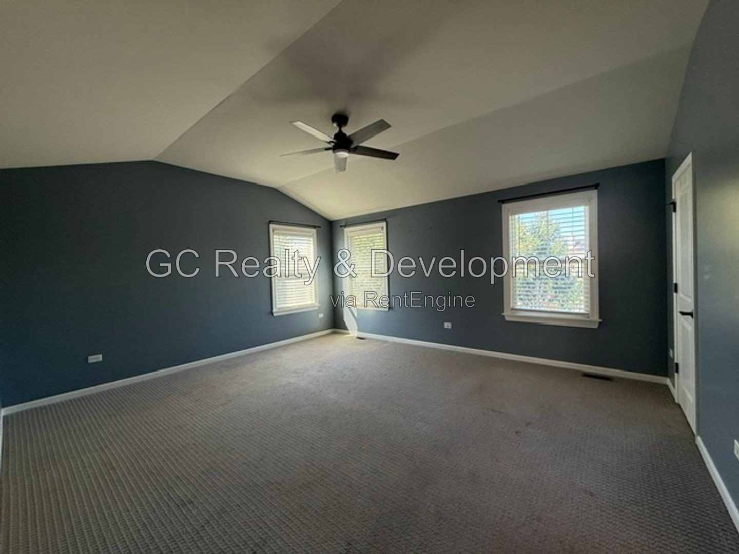 *** LEASE TODAY – SEPTEMBER FREE! / 2 BED-2.5 BTH / END UNIT / NEWER CONSTUCTION / PET FRIENDLY / 2 CAR GARAGE / HUGE LOFT OR OFFICE*** property image