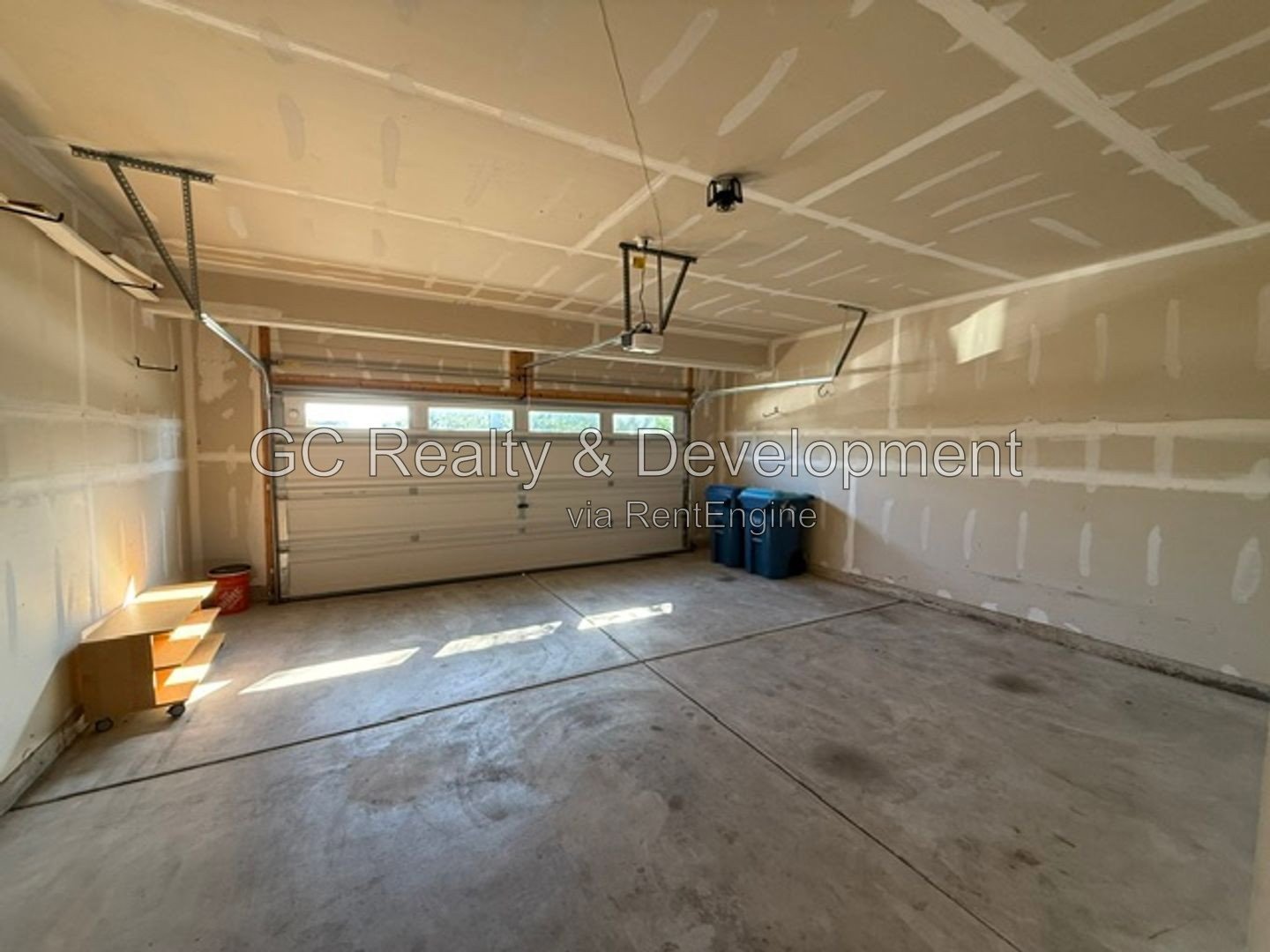 *** LEASE TODAY – SEPTEMBER FREE! / 2 BED-2.5 BTH / END UNIT / NEWER CONSTUCTION / PET FRIENDLY / 2 CAR GARAGE / HUGE LOFT OR OFFICE*** property image