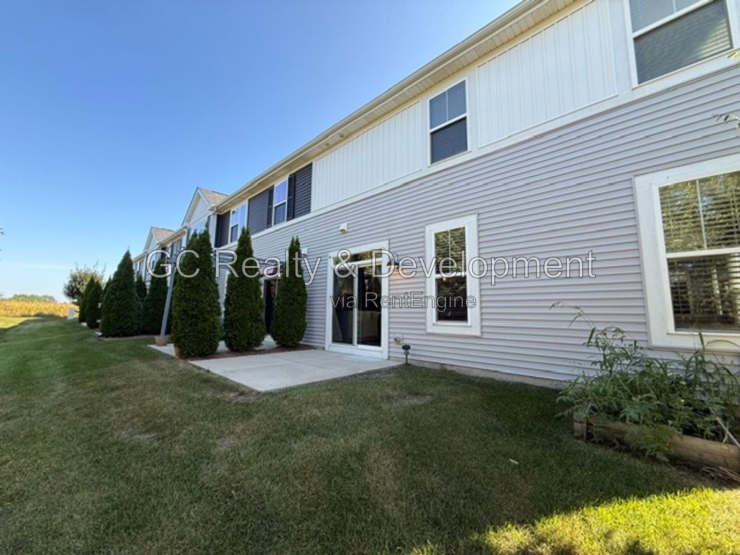 *** LEASE TODAY – SEPTEMBER FREE! / 2 BED-2.5 BTH / END UNIT / NEWER CONSTUCTION / PET FRIENDLY / 2 CAR GARAGE / HUGE LOFT OR OFFICE*** property image