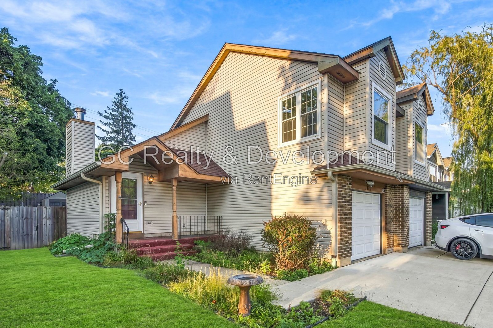 *** 2BR - 1.5BA / CENTRAL AIR / ATTACHED GARAGE / IN-UNIT LAUNDRY / SS APPLIANCES / PET FRIENDLY *** property image