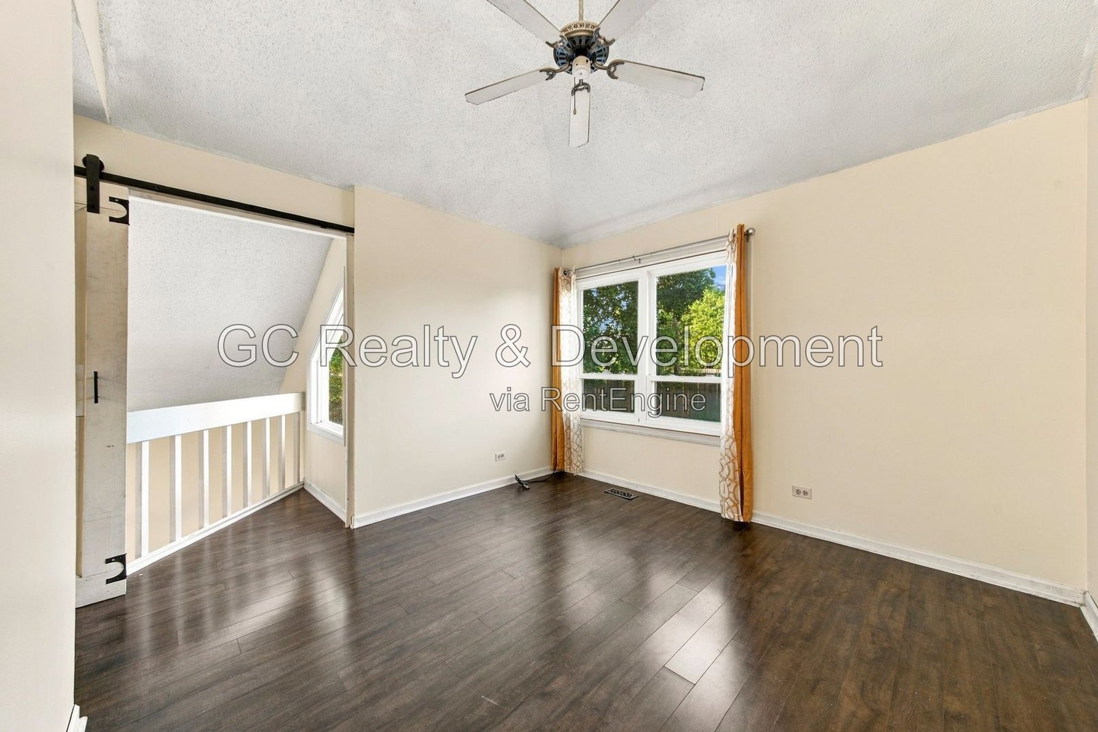*** 2BR - 1.5BA / CENTRAL AIR / ATTACHED GARAGE / IN-UNIT LAUNDRY / SS APPLIANCES / PET FRIENDLY *** property image