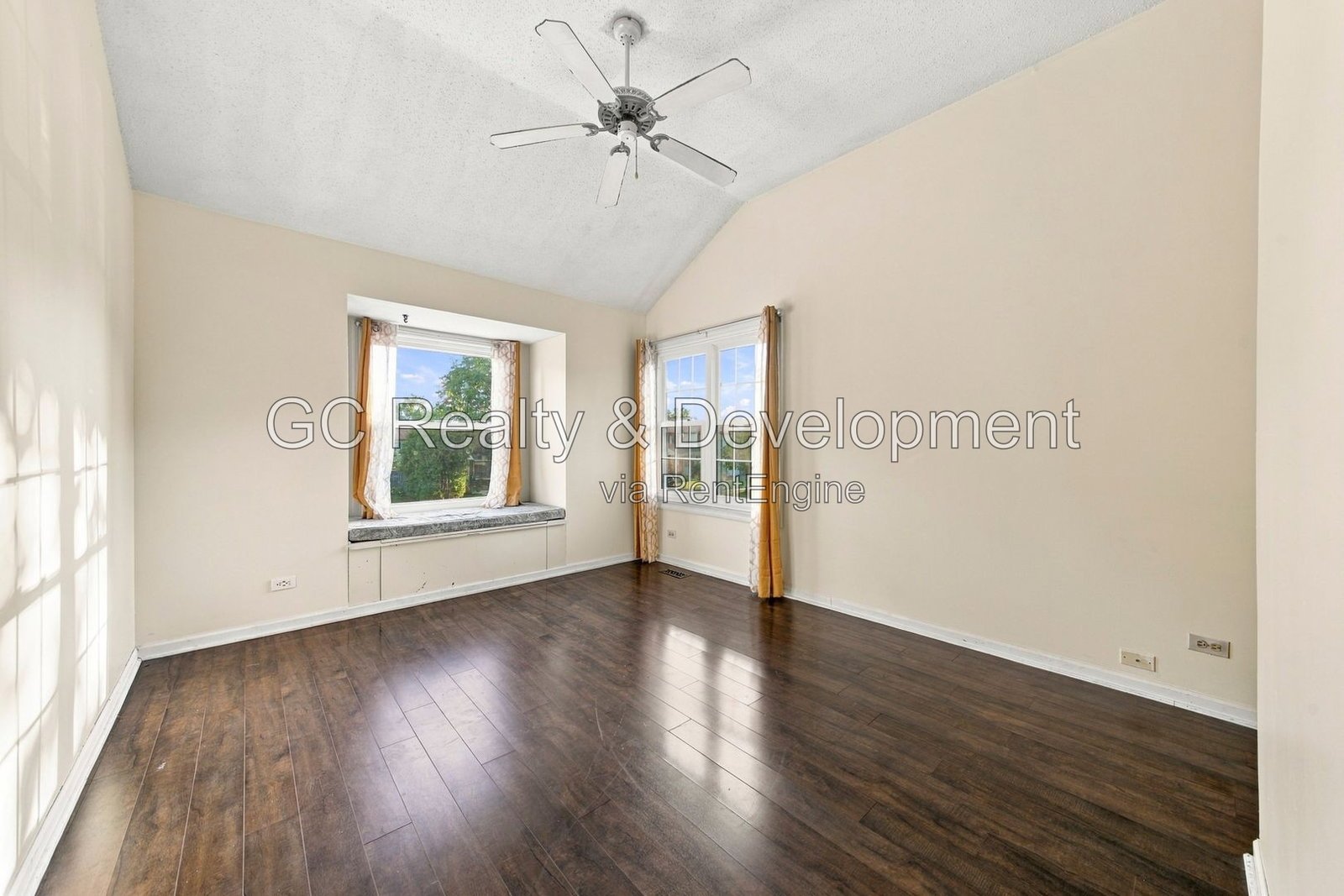 *** 2BR - 1.5BA / CENTRAL AIR / ATTACHED GARAGE / IN-UNIT LAUNDRY / SS APPLIANCES / PET FRIENDLY *** property image