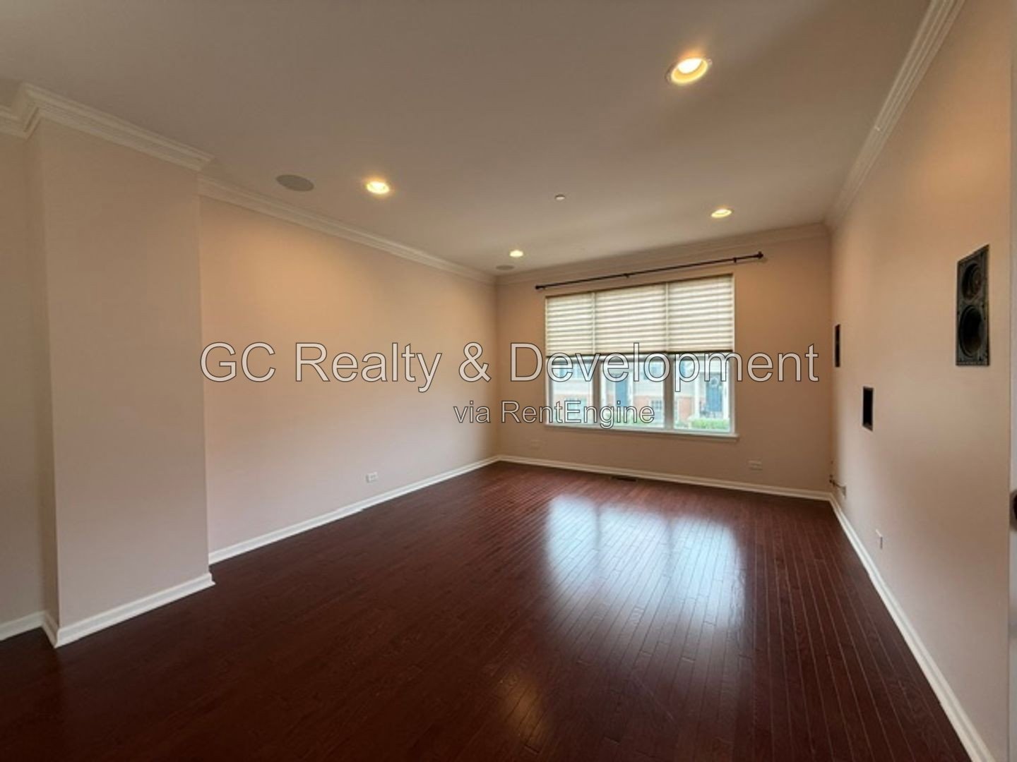 *** LEXINGTON PARK / UPGRADED 2000+ SF 3BR-2.5BA / 2-CAR GARAGE & EV CHARGER / PET FRIENDLY *** property image