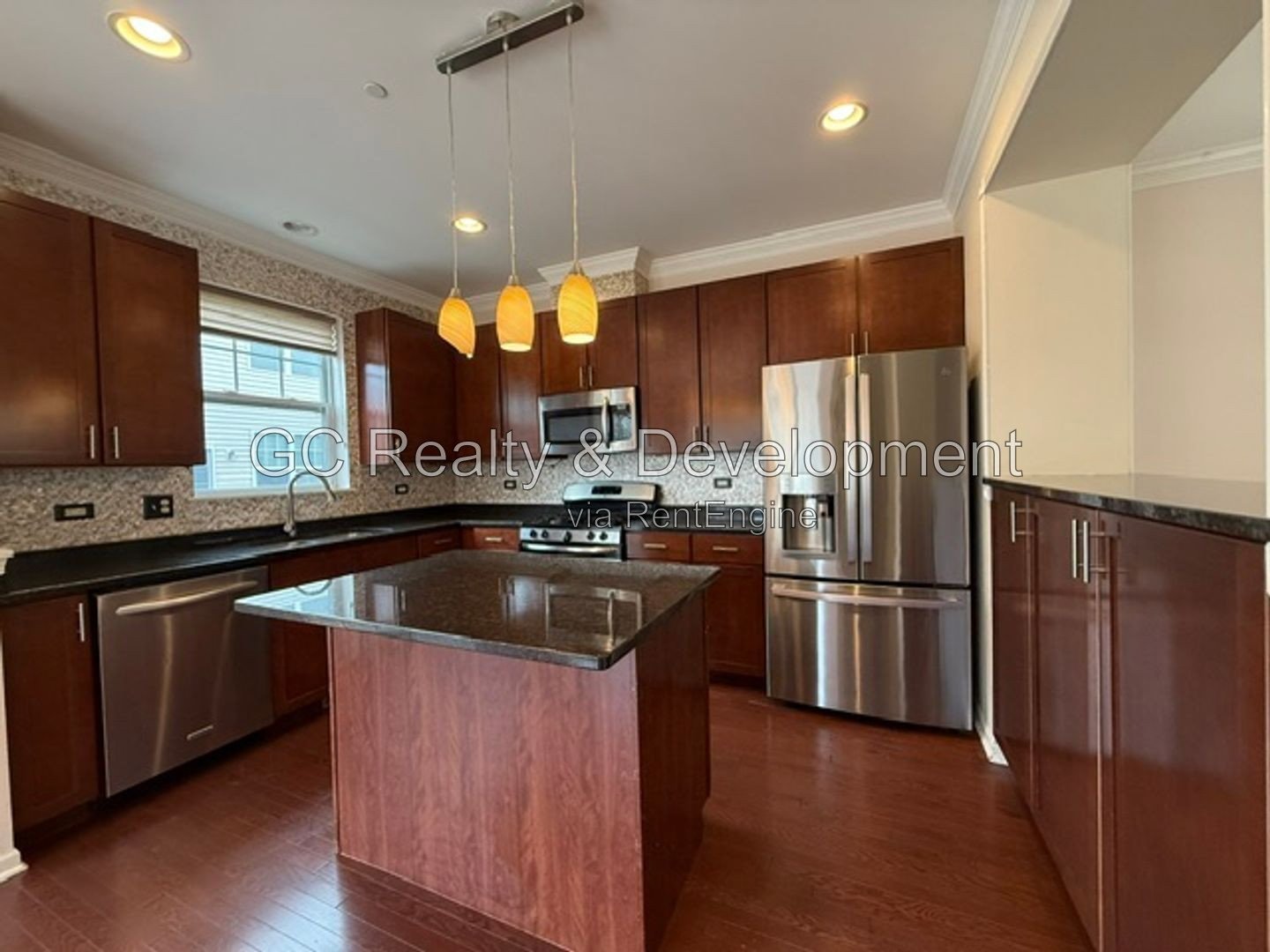 *** LEXINGTON PARK / UPGRADED 2000+ SF 3BR-2.5BA / 2-CAR GARAGE & EV CHARGER / PET FRIENDLY *** property image