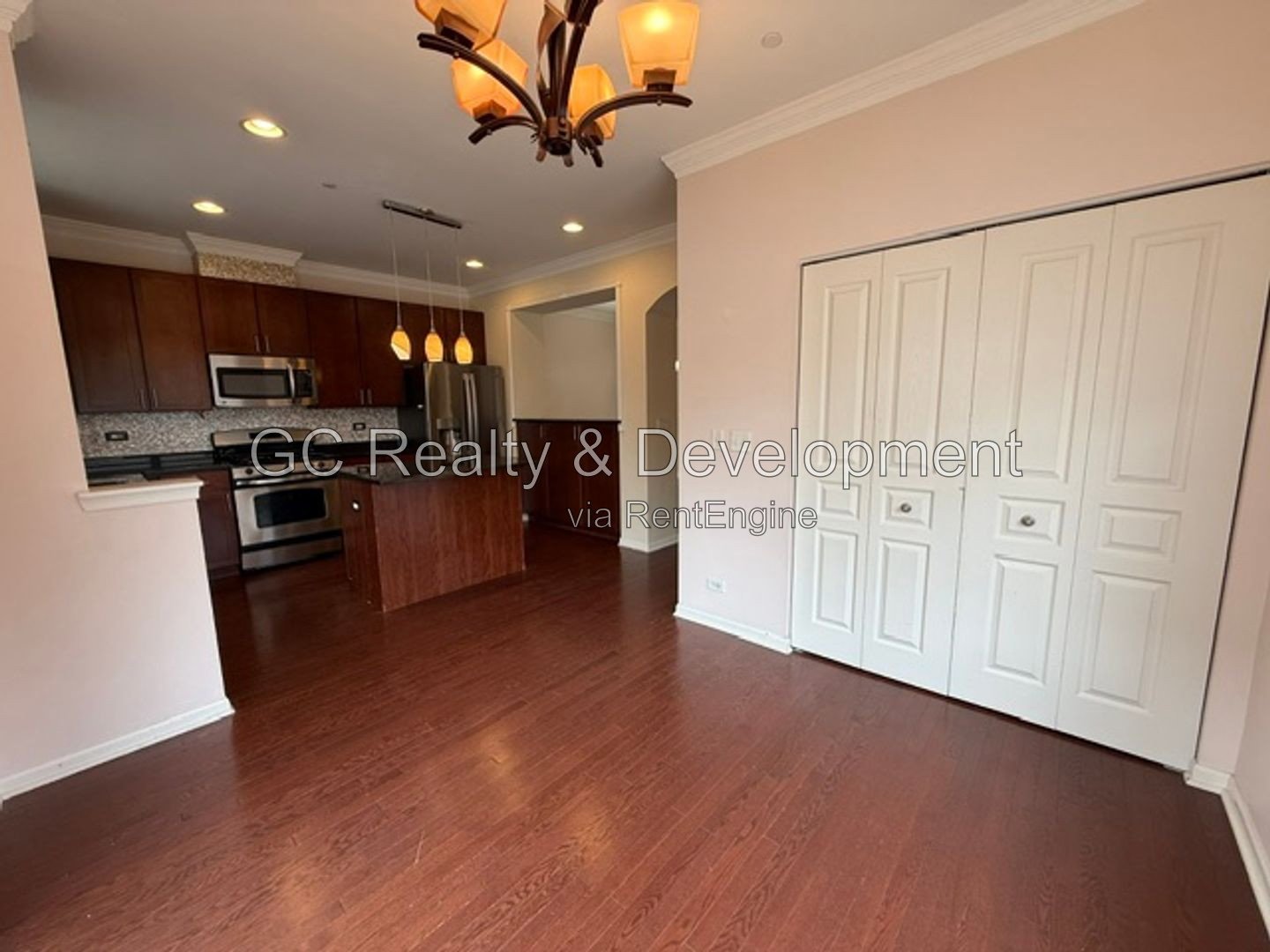 *** LEXINGTON PARK / UPGRADED 2000+ SF 3BR-2.5BA / 2-CAR GARAGE & EV CHARGER / PET FRIENDLY *** property image