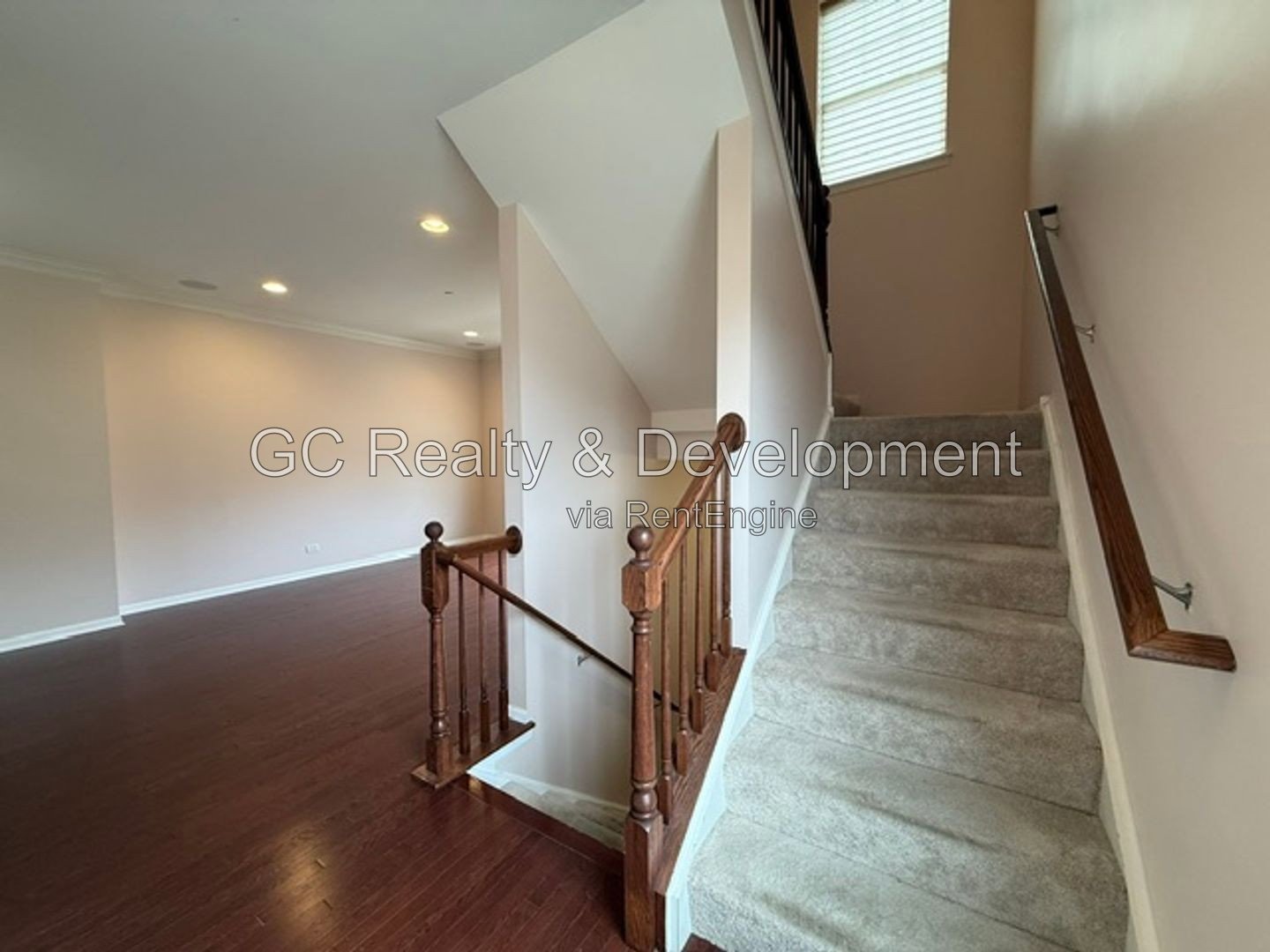 *** LEXINGTON PARK / UPGRADED 2000+ SF 3BR-2.5BA / 2-CAR GARAGE & EV CHARGER / PET FRIENDLY *** property image