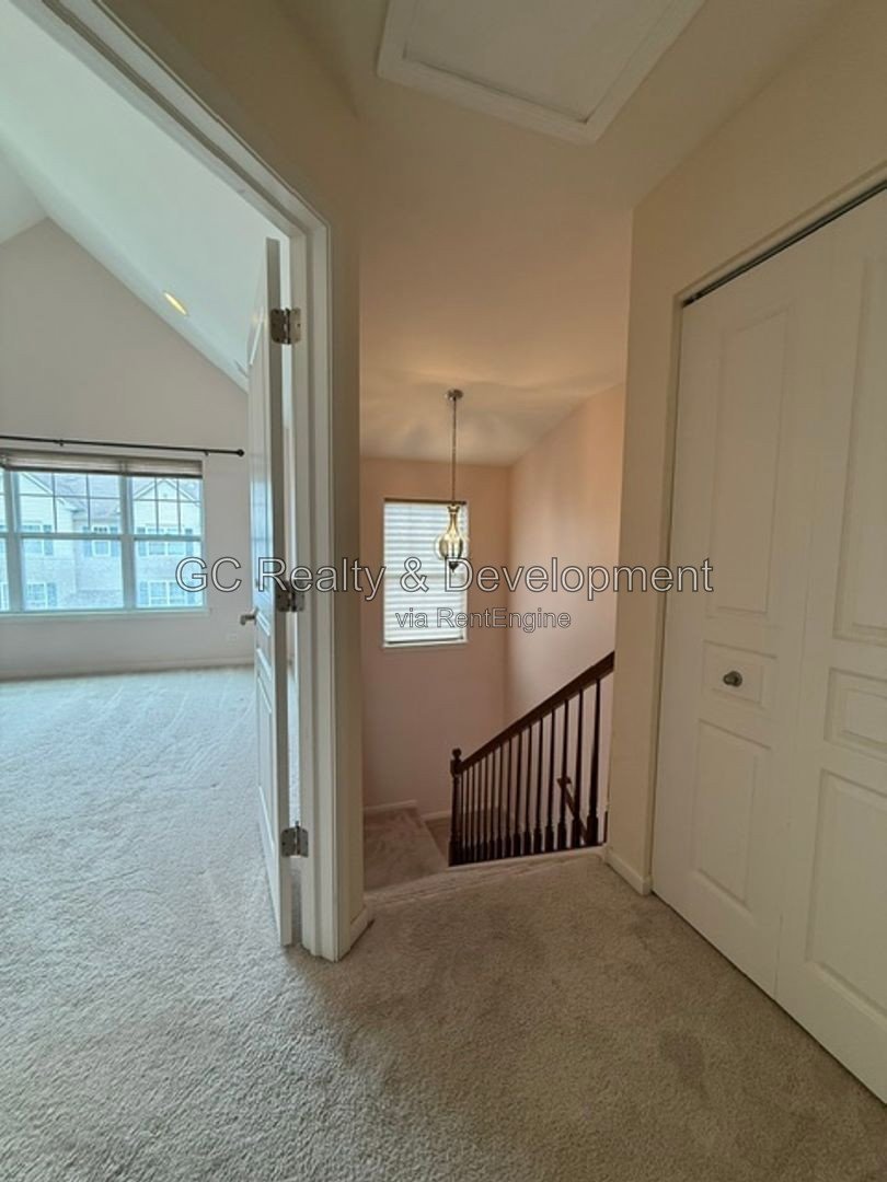 *** LEXINGTON PARK / UPGRADED 2000+ SF 3BR-2.5BA / 2-CAR GARAGE & EV CHARGER / PET FRIENDLY *** property image