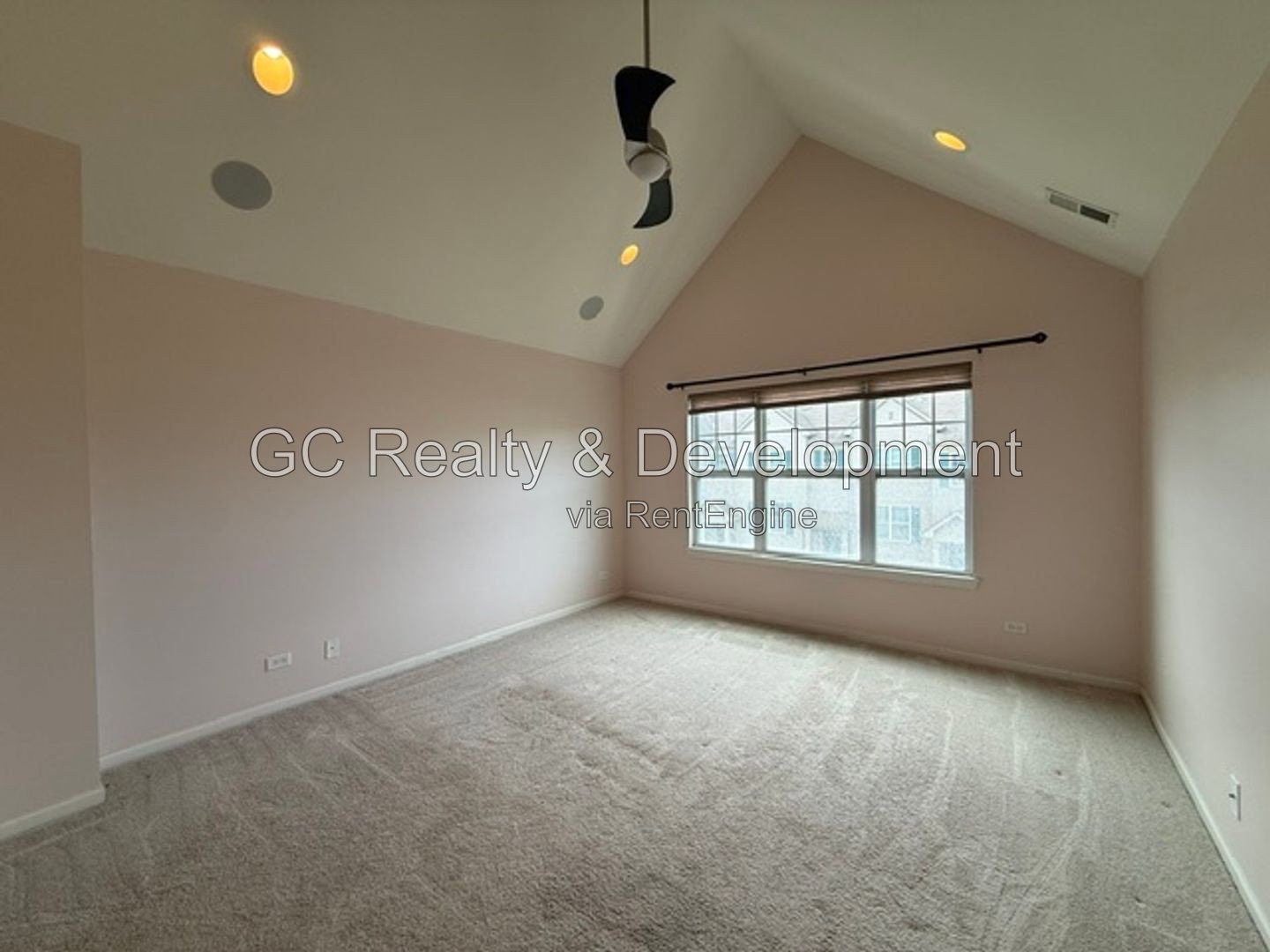 *** LEXINGTON PARK / UPGRADED 2000+ SF 3BR-2.5BA / 2-CAR GARAGE & EV CHARGER / PET FRIENDLY *** property image