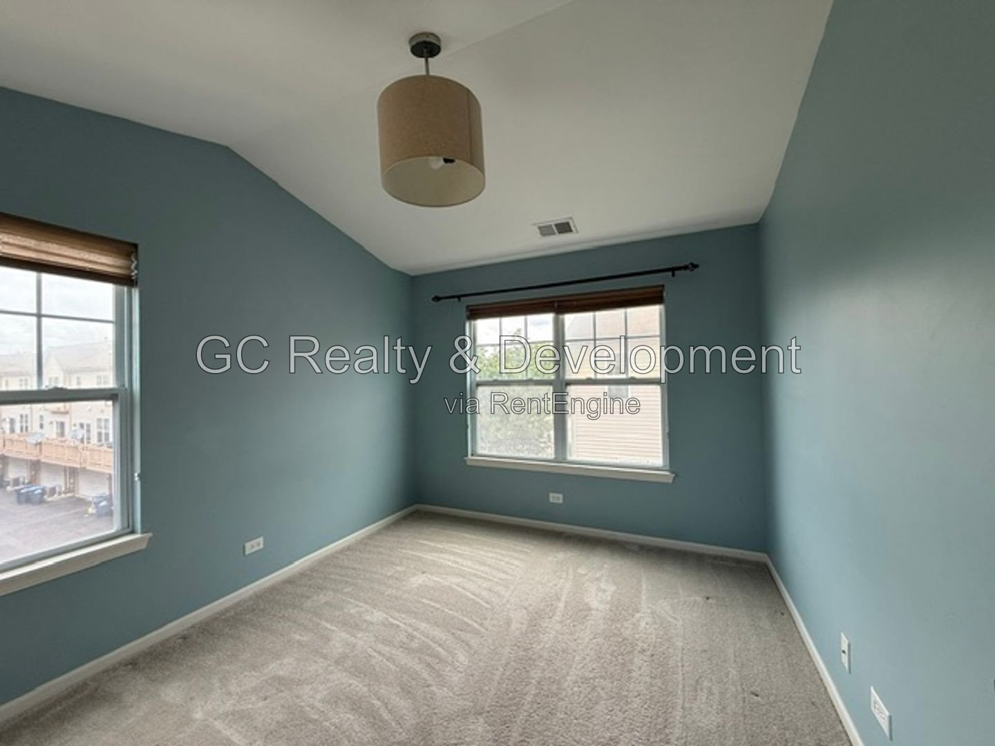 *** LEXINGTON PARK / UPGRADED 2000+ SF 3BR-2.5BA / 2-CAR GARAGE & EV CHARGER / PET FRIENDLY *** property image