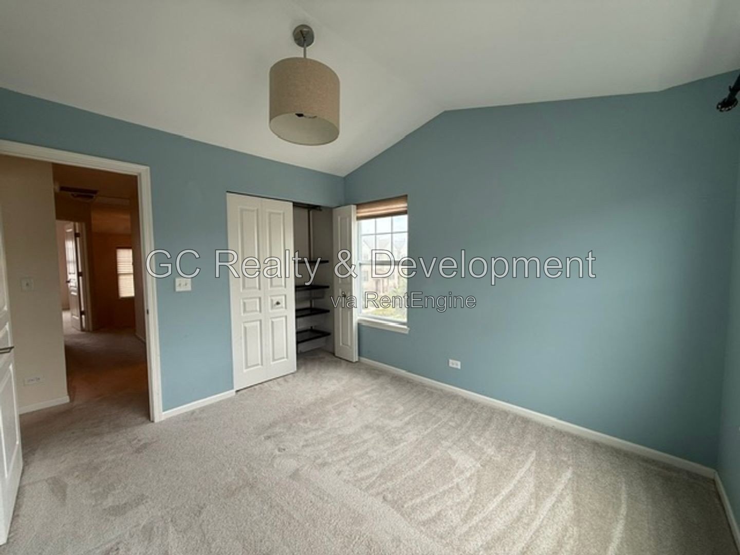 *** LEXINGTON PARK / UPGRADED 2000+ SF 3BR-2.5BA / 2-CAR GARAGE & EV CHARGER / PET FRIENDLY *** property image