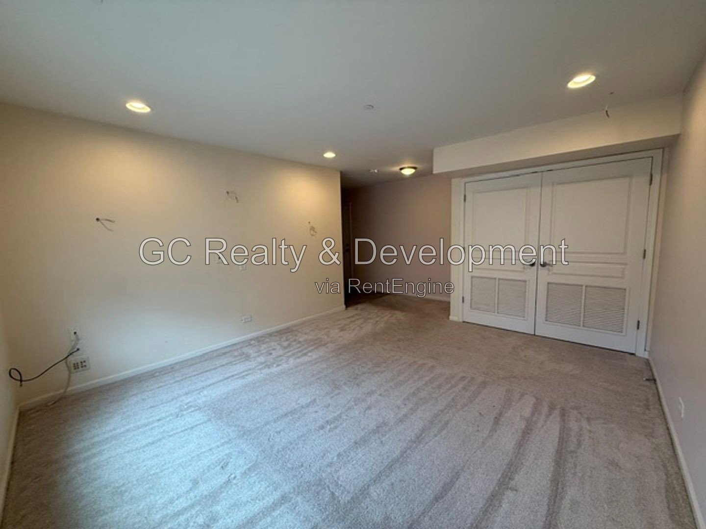 *** LEXINGTON PARK / UPGRADED 2000+ SF 3BR-2.5BA / 2-CAR GARAGE & EV CHARGER / PET FRIENDLY *** property image