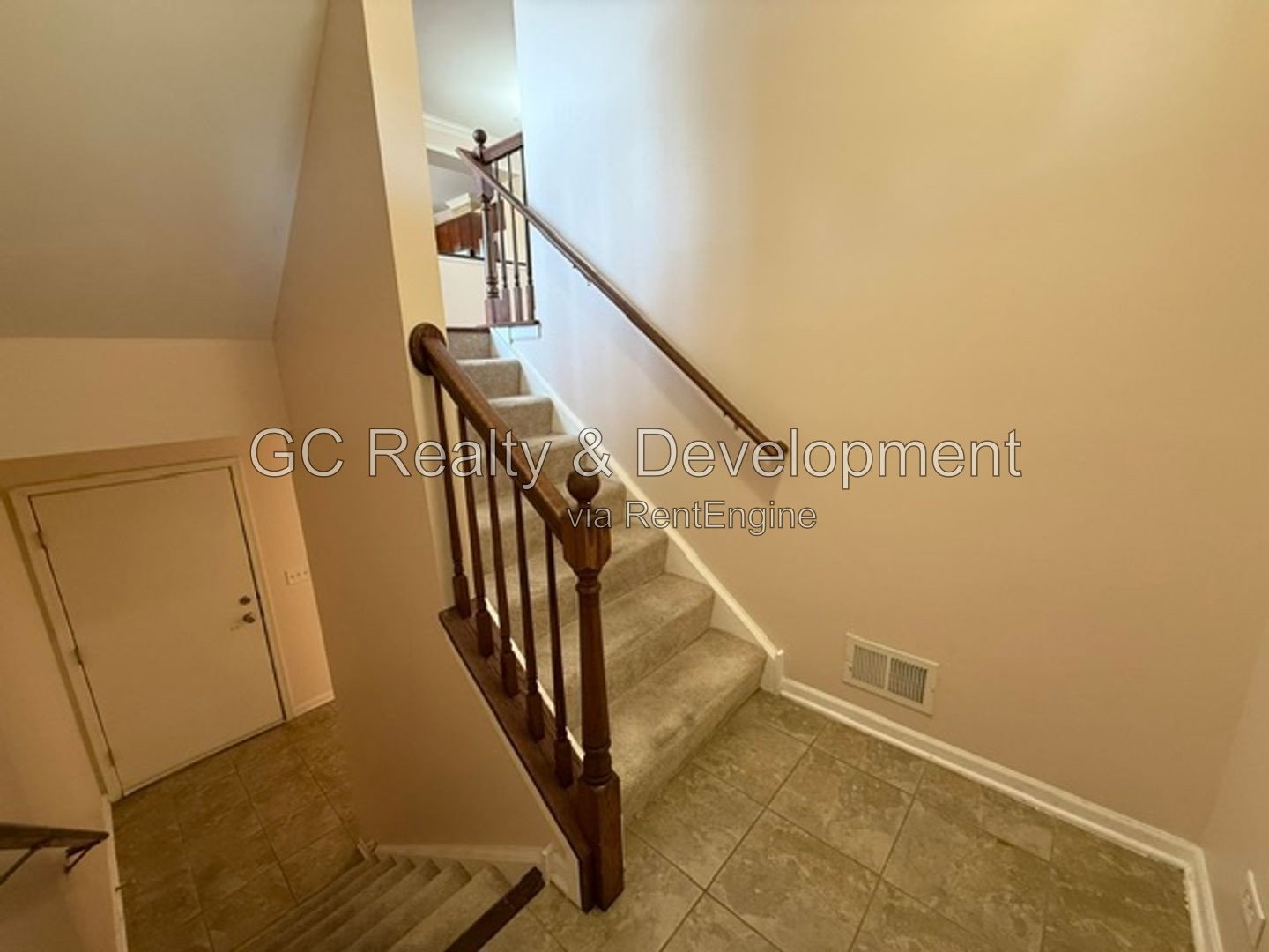 *** LEXINGTON PARK / UPGRADED 2000+ SF 3BR-2.5BA / 2-CAR GARAGE & EV CHARGER / PET FRIENDLY *** property image