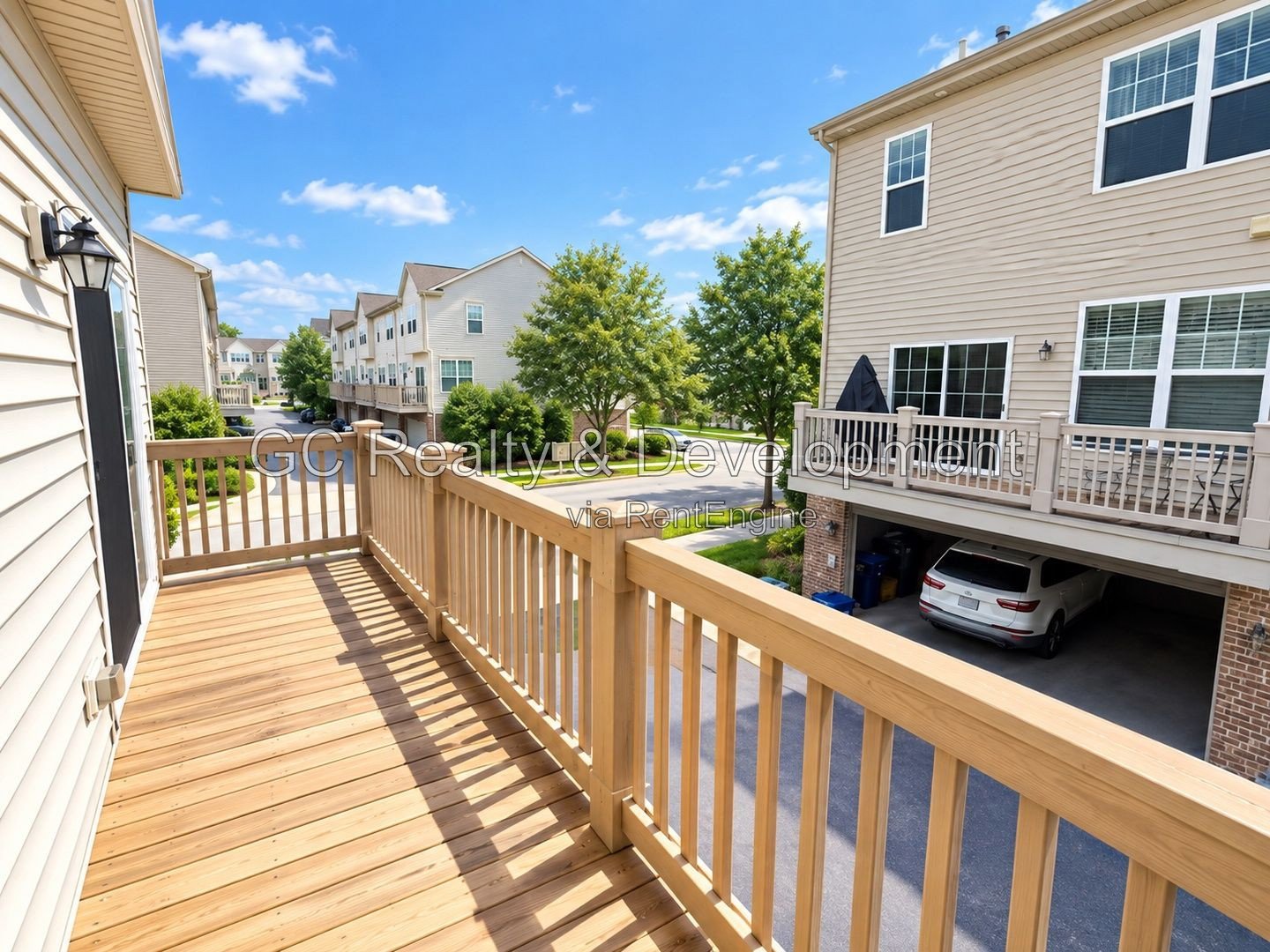 *** LEXINGTON PARK / UPGRADED 2000+ SF 3BR-2.5BA / 2-CAR GARAGE & EV CHARGER / PET FRIENDLY *** property image