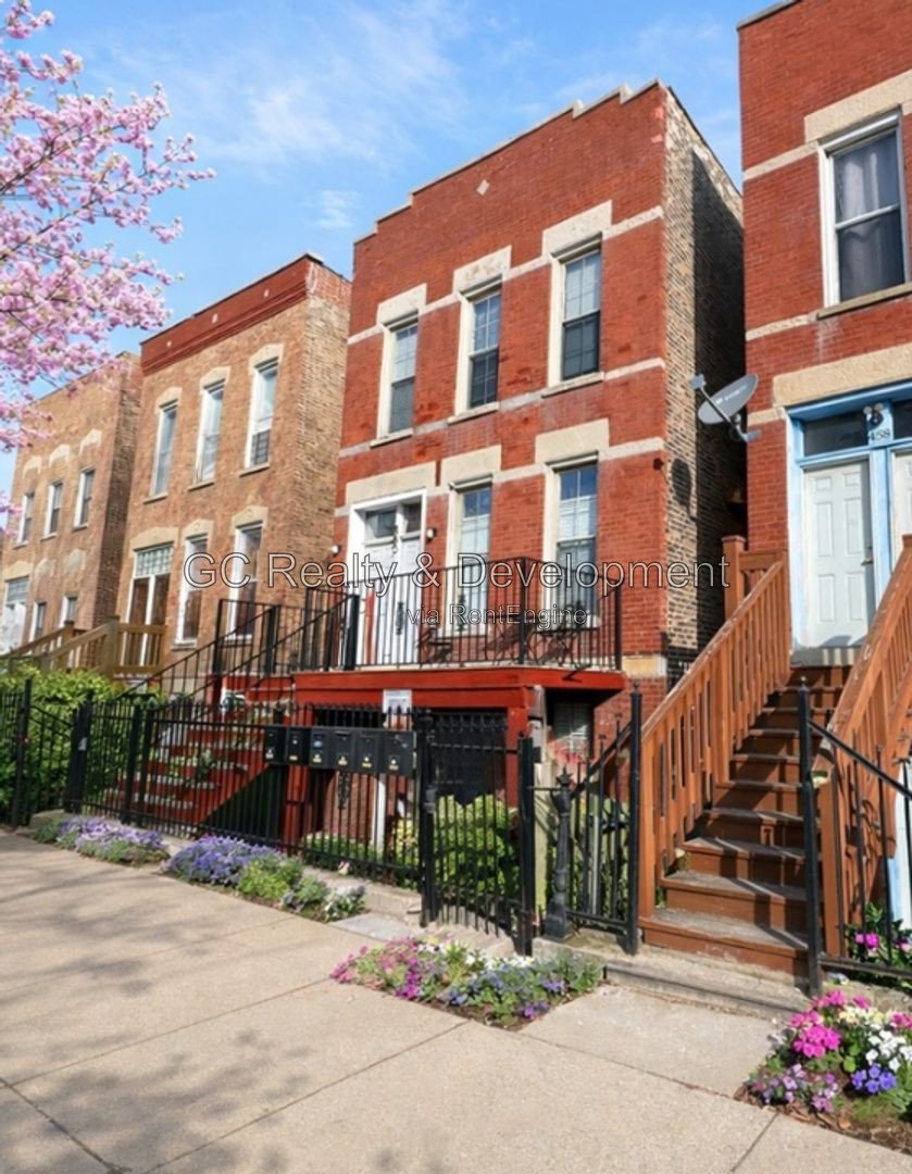 *** 1 MONTH FREE / 2 BDRM / FREE LAUNDRY ON SITE / PET FRIENDLY / COMMUTER FRIENDLY *** property image