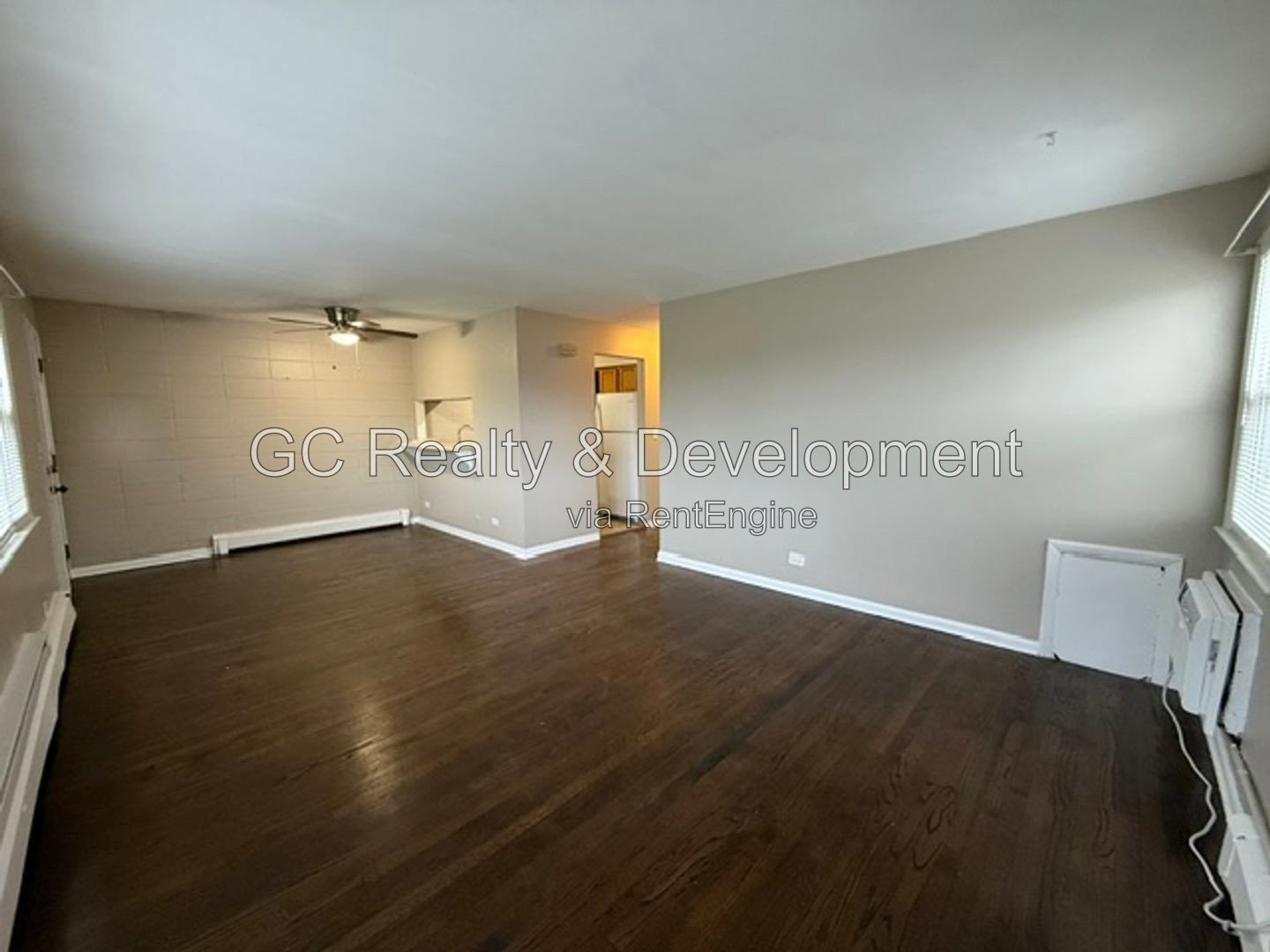 *** CRYSTAL LAKE / 2BR-1BA / PARKING INCLUDED / APPLIANCES INCLUDED / PET FRIENDLY / ONLY PAY ELECTRIC *** property image