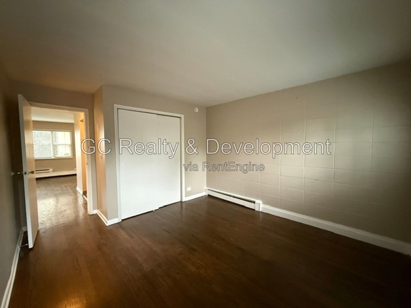 *** CRYSTAL LAKE / 2BR-1BA / PARKING INCLUDED / APPLIANCES INCLUDED / PET FRIENDLY / ONLY PAY ELECTRIC *** property image